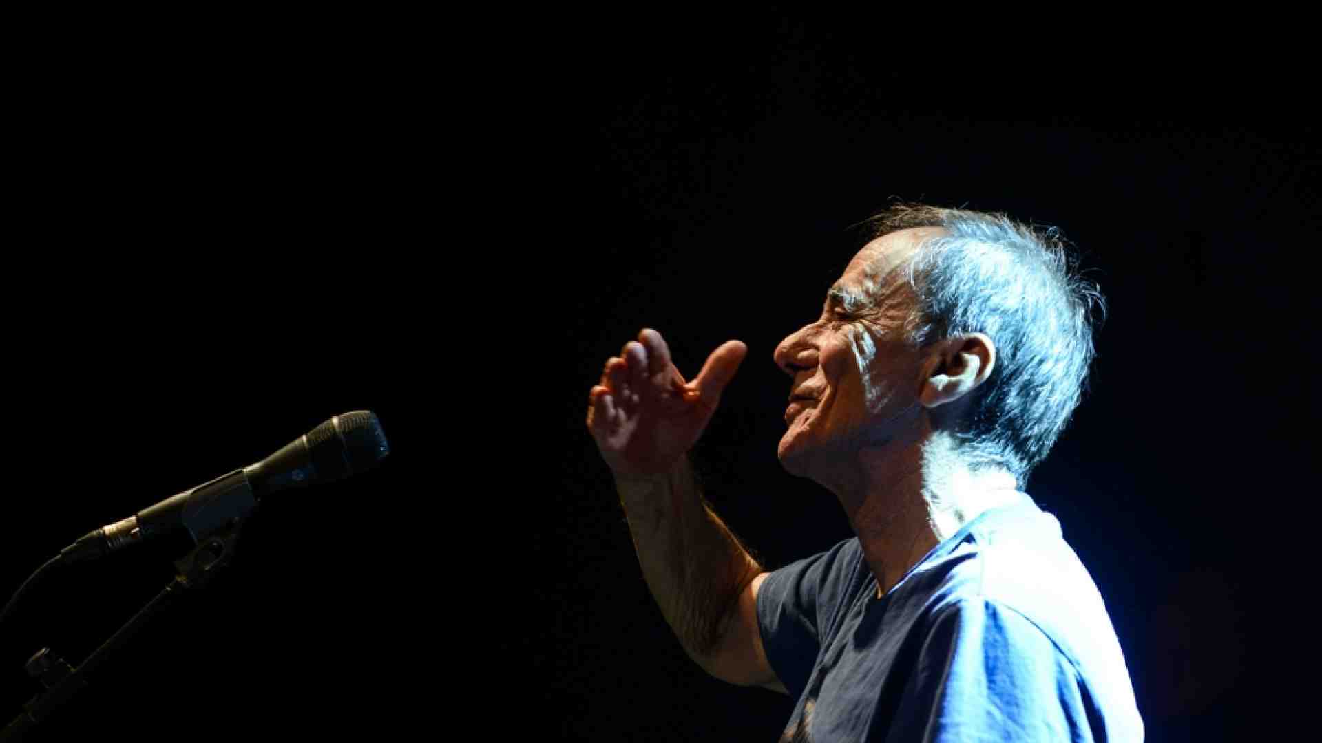 Immagine di Vecchioni: «Io credo nel perdono e nel futuro»