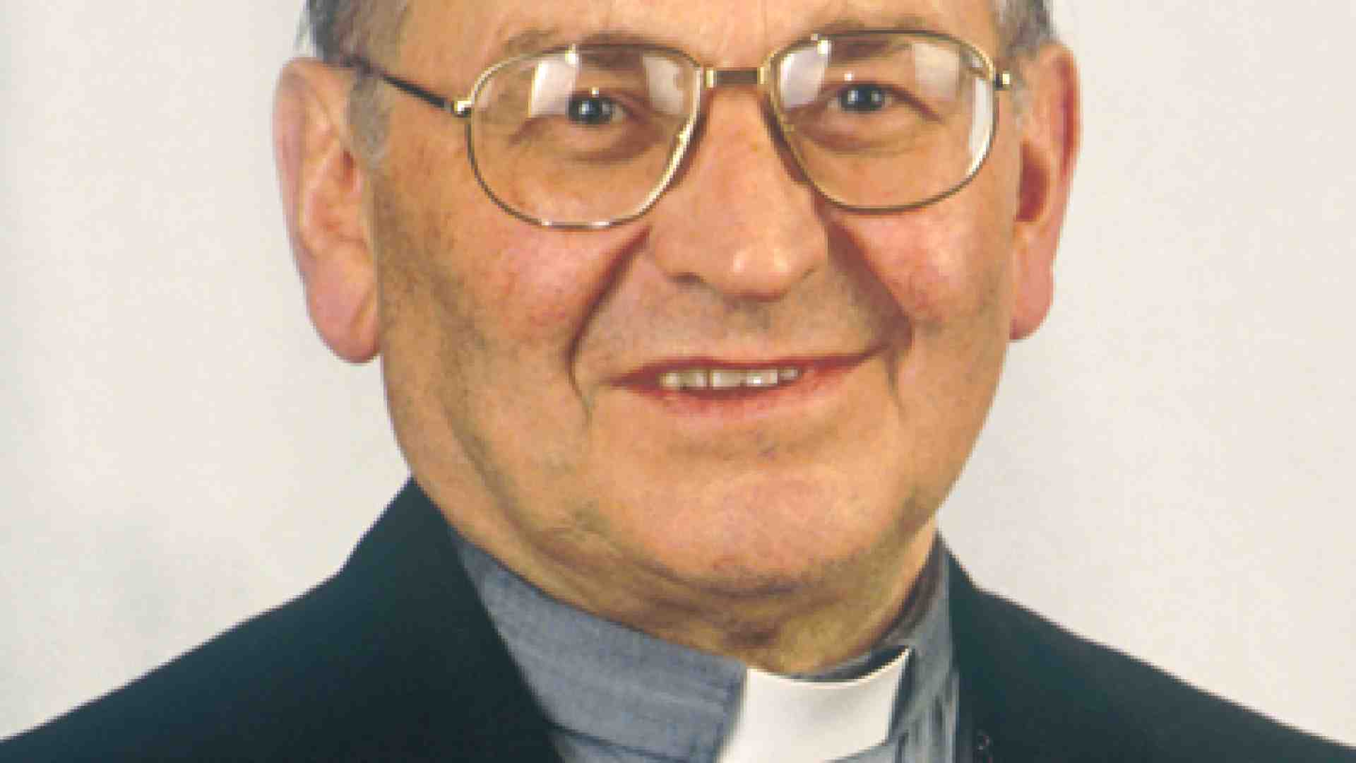 Immagine di Lodi piange la morte del vescovo emerito Capuzzi