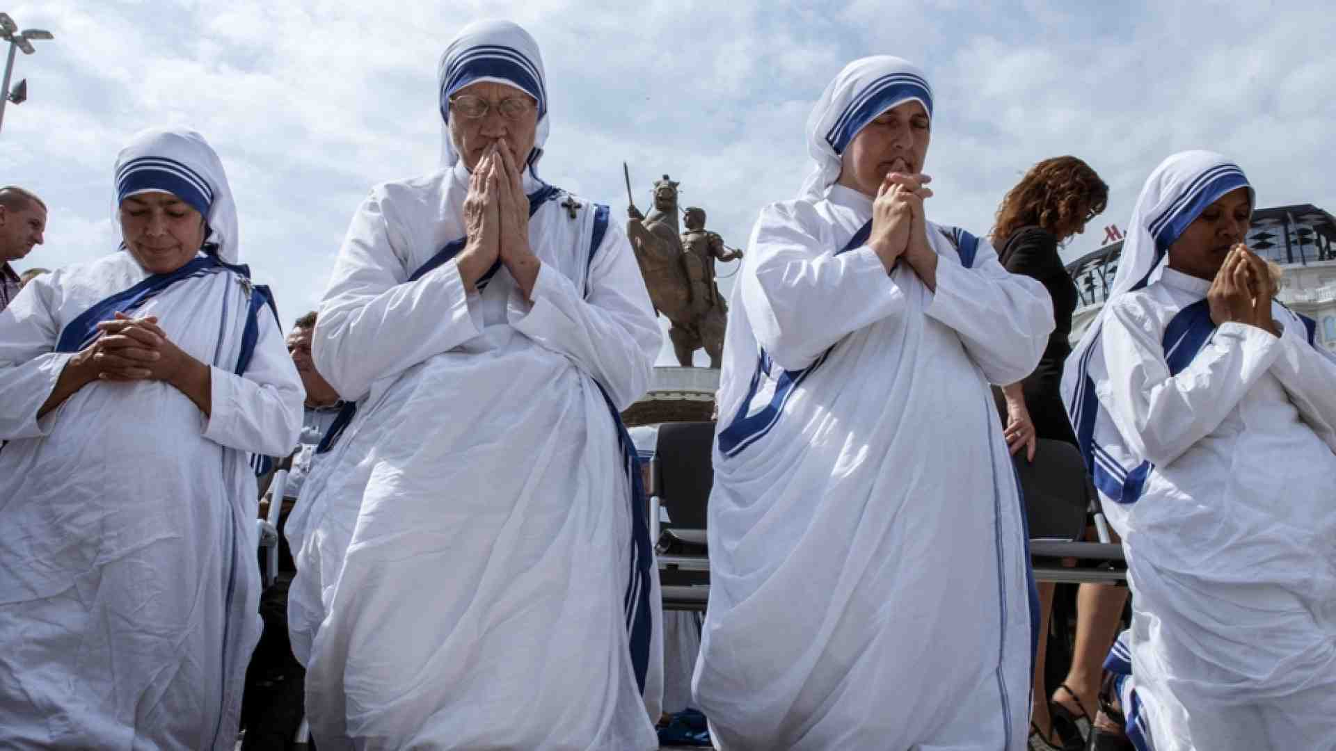 Immagine di Il blocco dei conti esteri, le suore di Madre Teresa: il governo spieghi