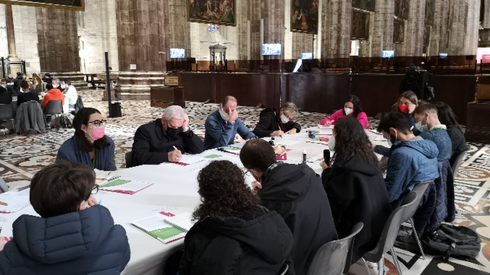 Immagine di I ragazzi lombardi: "C'è grande bisogno di una scuola dell'amore"