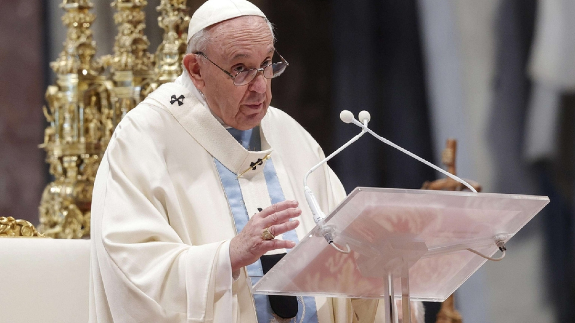 Immagine di Il Papa: «Ferire una donna è oltraggiare Dio»