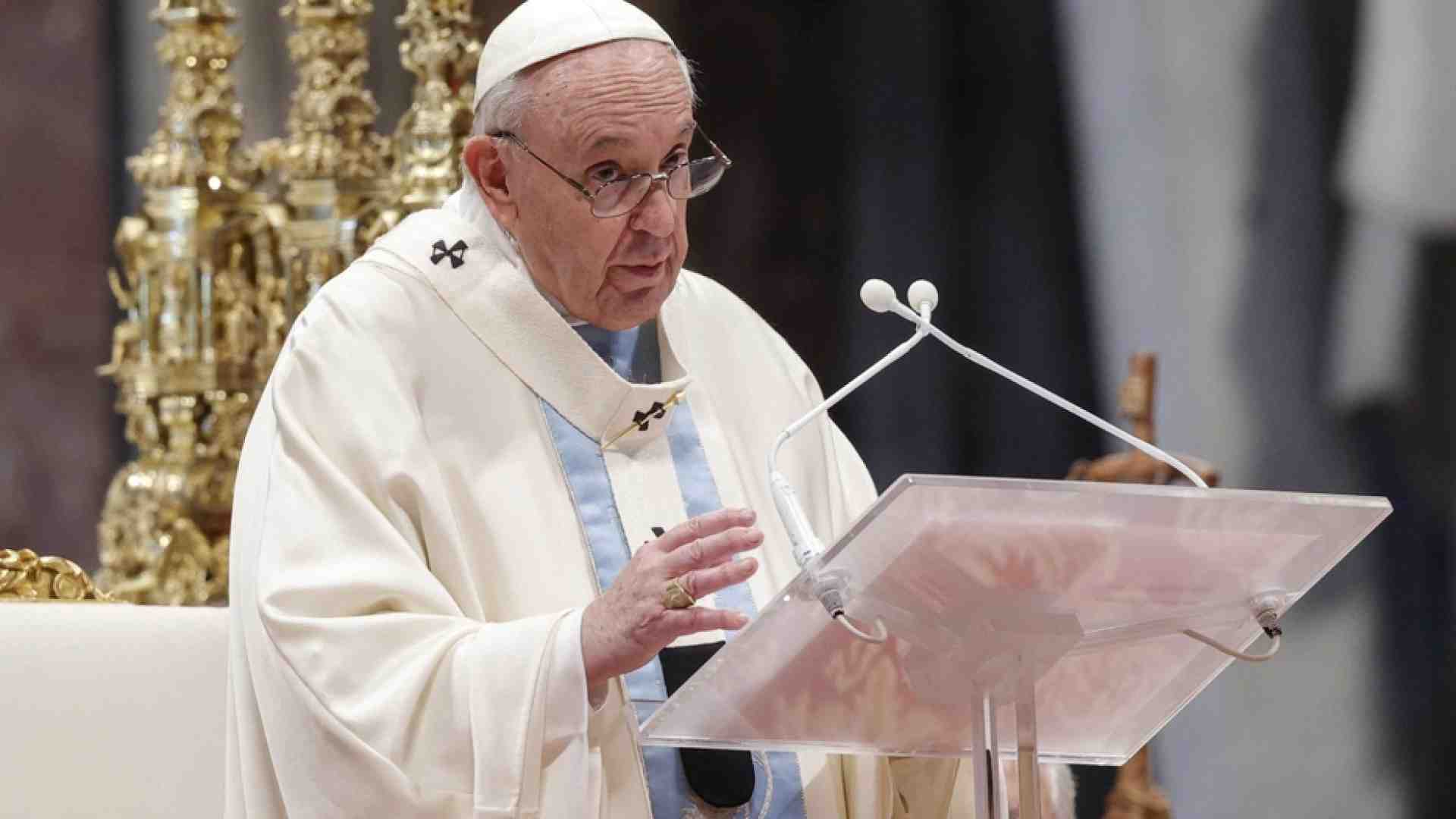 Immagine di Il Papa: «Ferire una donna è oltraggiare Dio»