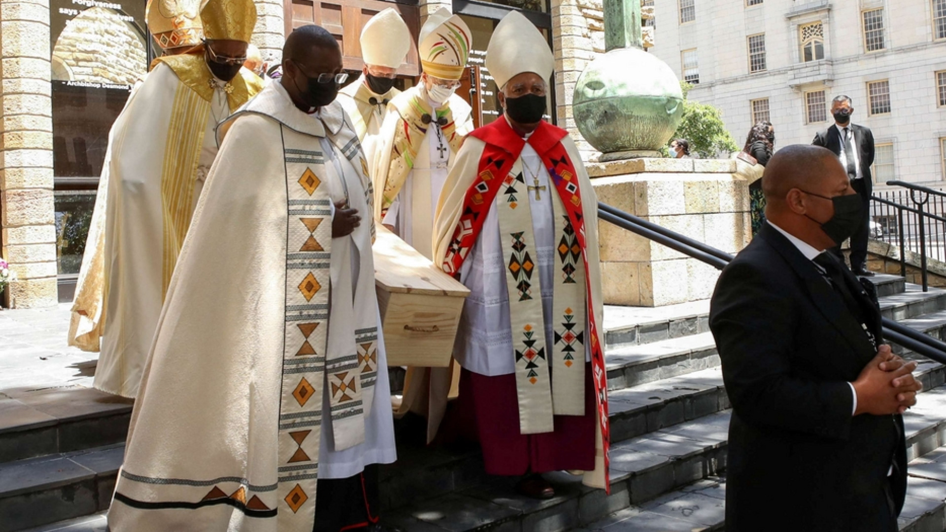 Immagine di Funerali di stato per Tutu, che ha voluto la bara più economica