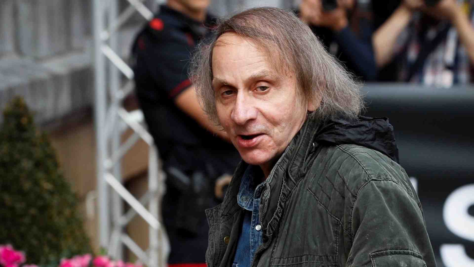 Immagine di Si apre una crepa nel buio di Michel Houellebecq