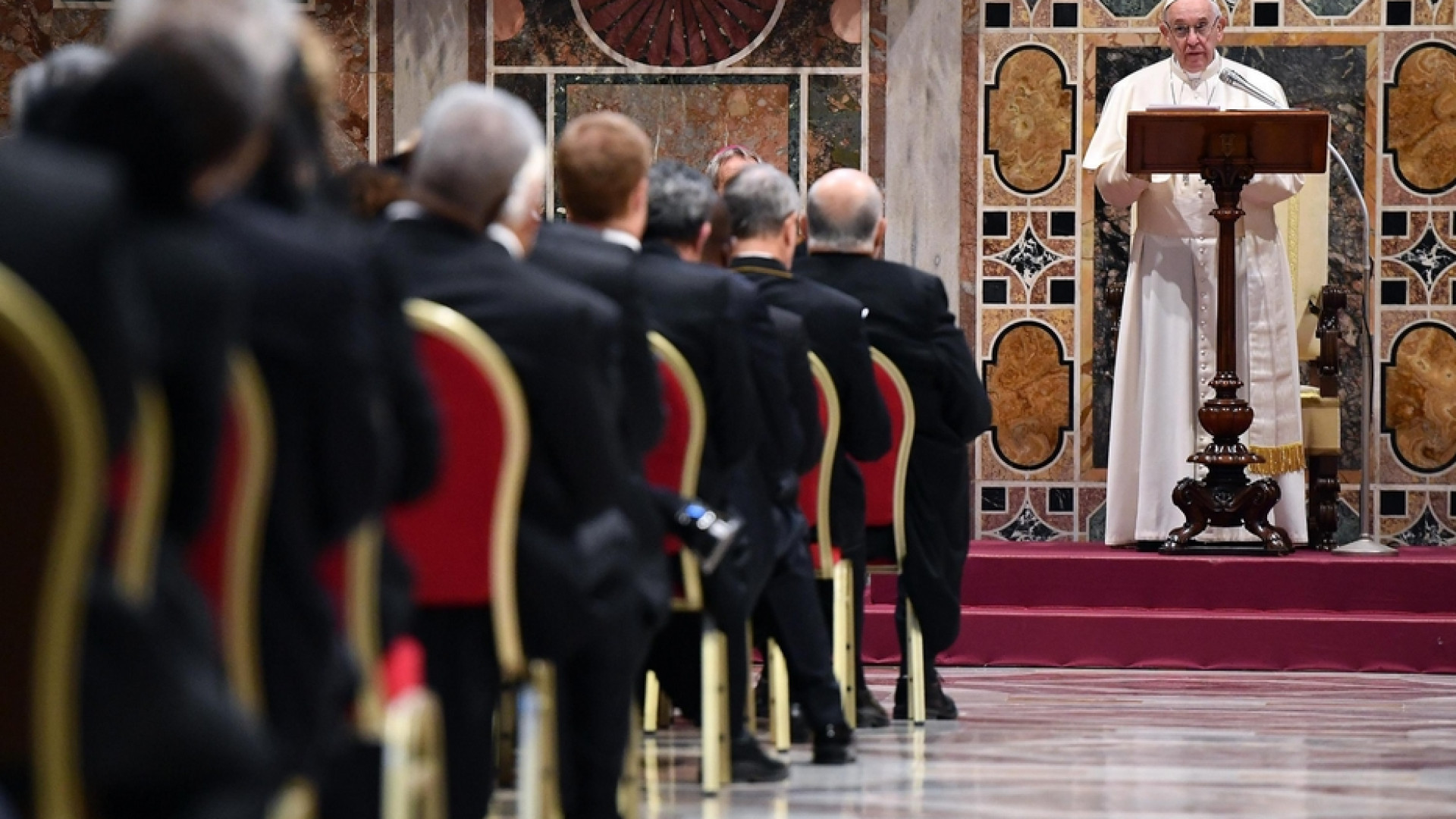 Immagine di Il Papa incontra il Corpo diplomatico