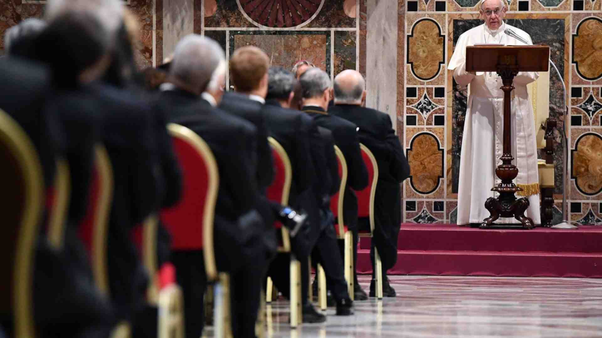 Immagine di Il Papa incontra il Corpo diplomatico