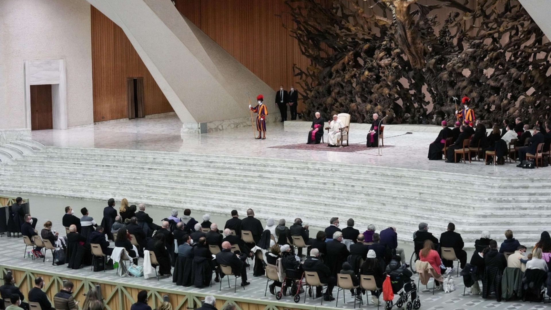 Immagine di Il Papa: «Il lavoro è spesso ostaggio dell'ingiustizia sociale»