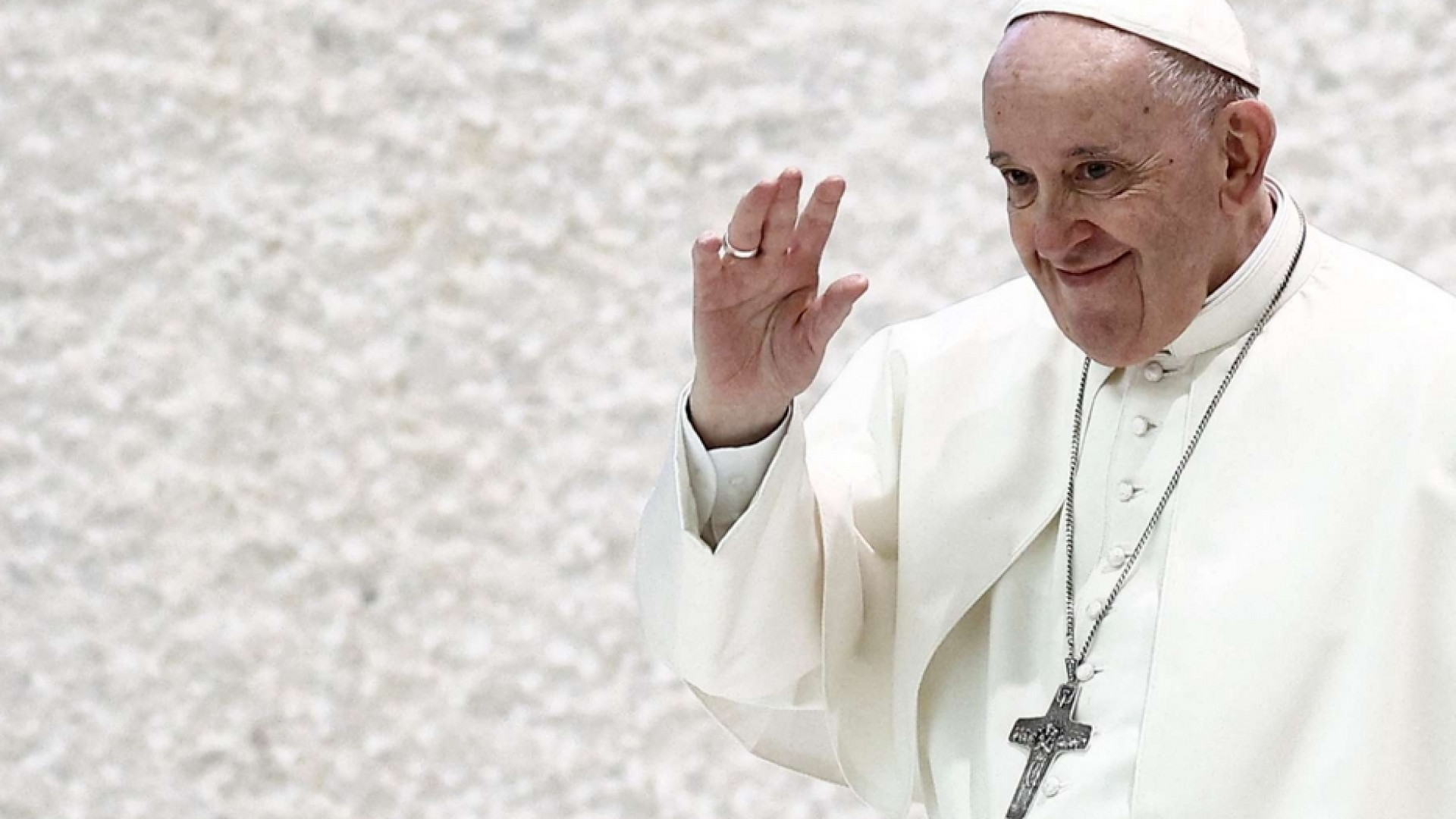 Immagine di Il Papa: «Padri e madri profughi per me sono eroi»