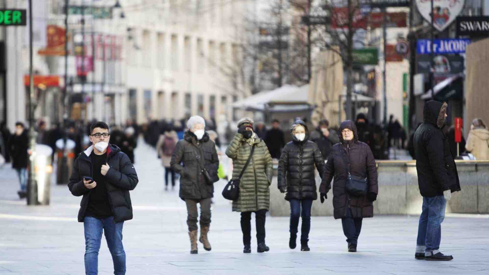 Immagine di L'Austria decide l'obbligo vaccinale mentre l'Irlanda rimuove le restrizioni