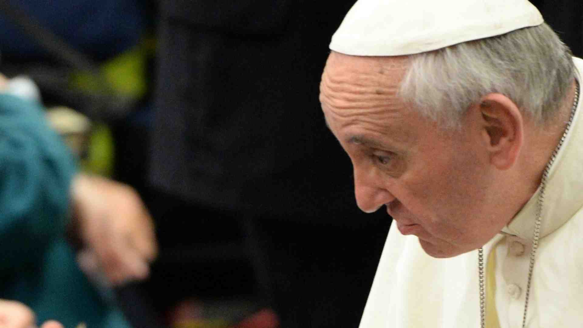 Immagine di Papa Francesco telefona alla famiglia affidataria di due ragazzi disabili