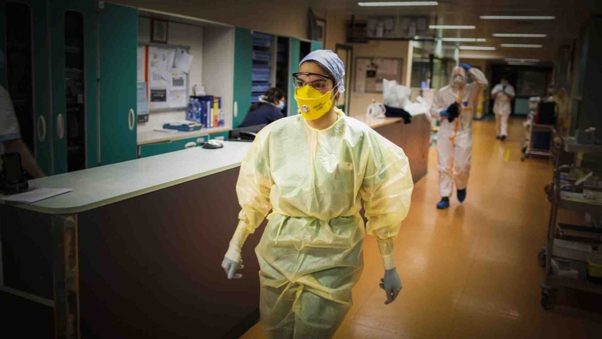 Immagine di In corsia, tra i medici del Gemelli. «La guerra al Covid? Non è finita»