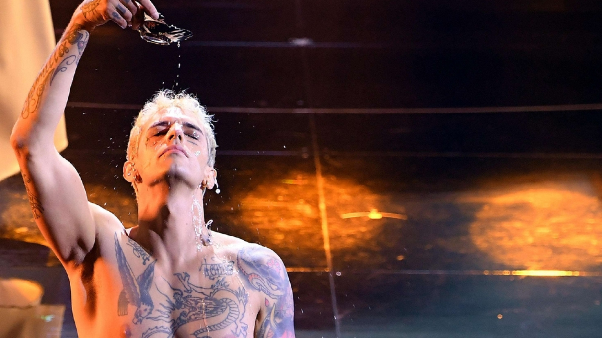 Immagine di Achille Lauro e l'"autobattesimo", l'Osservatore: più trasgressivo il Vangelo