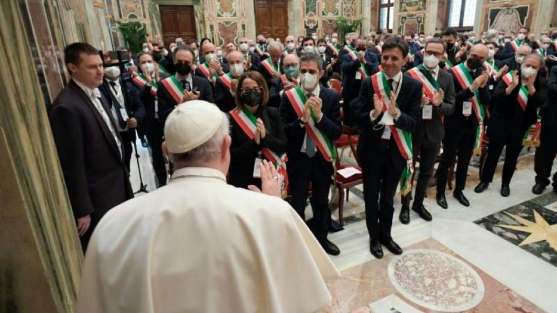 Immagine di Il Papa ai sindaci: investire in bellezza, educazione, legalità
