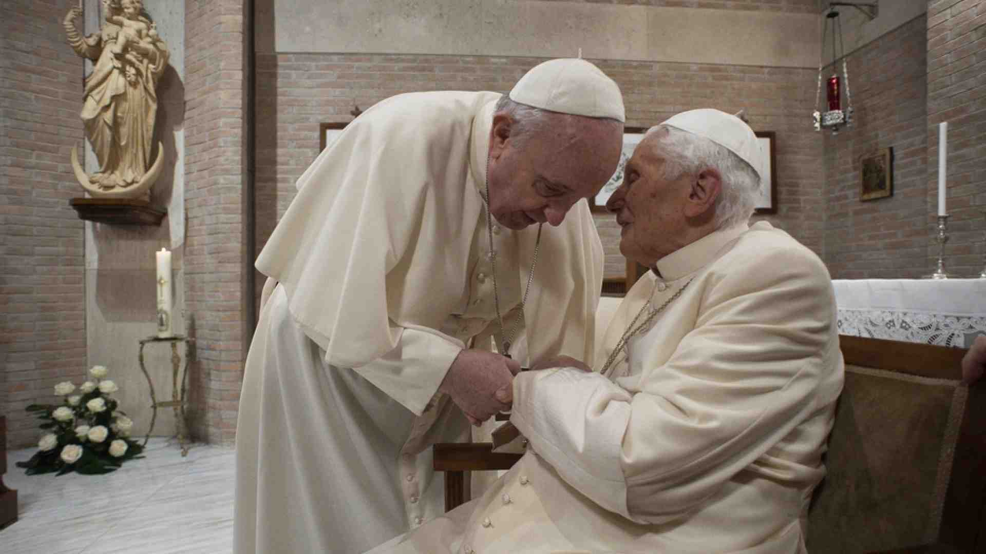 Immagine di Gaenswein: «Bellissima lettera di sostegno da papa Francesco a Benedetto»