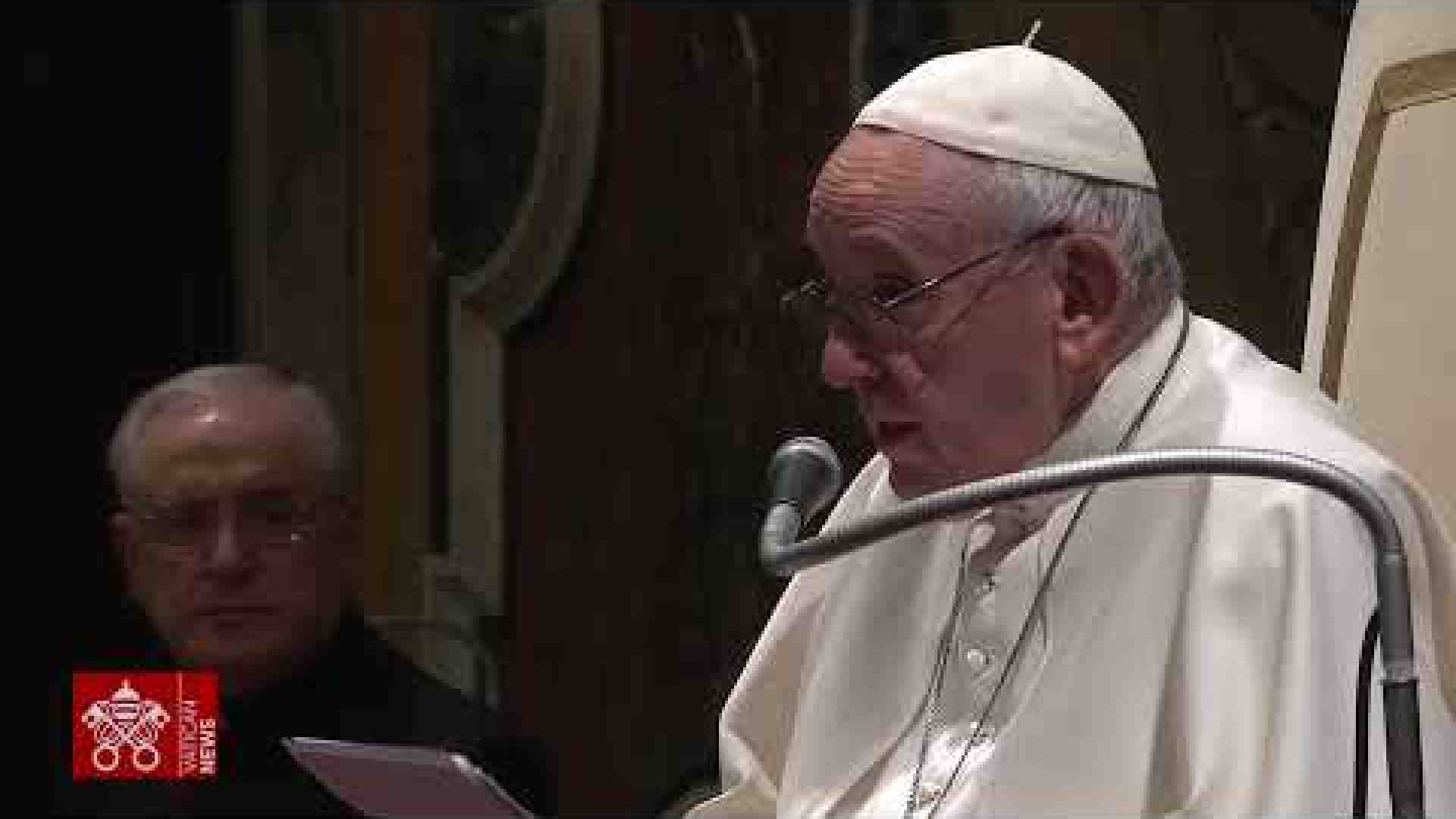 Immagine di Papa Francesco: l'umanità è campione di guerra, una vergogna per tutti