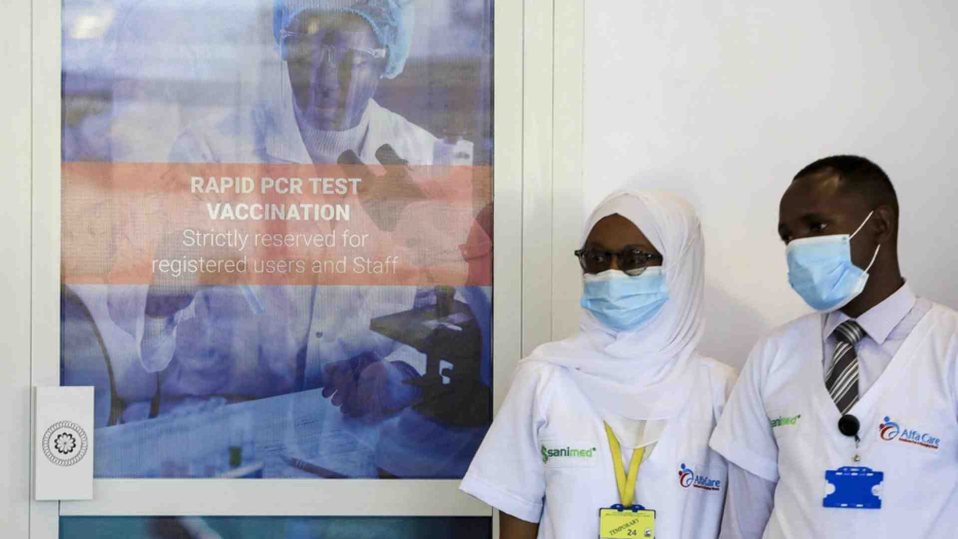 Immagine di L’Ue tende solo un dito all’Africa: vaccini in sei Paesi, ma no ai brevetti