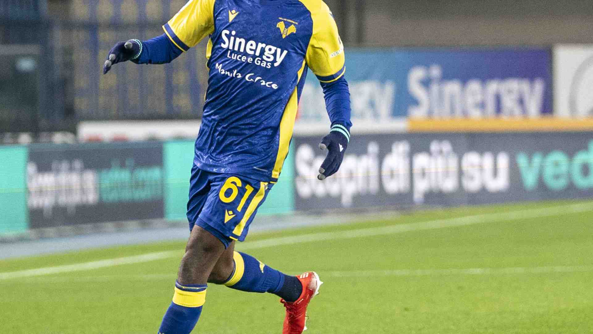 Immagine di Splendido Verona per un tempo, la Roma recupera: 2-2