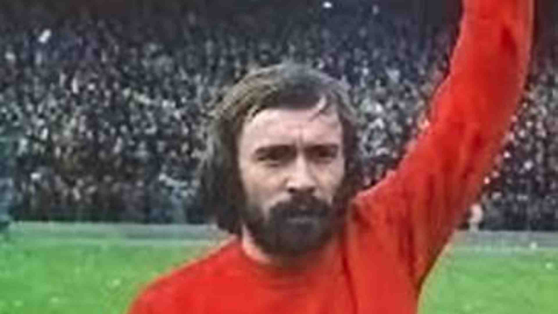 Immagine di Sollier, il «calciautore». Un pugno chiuso contro l'ignoranza