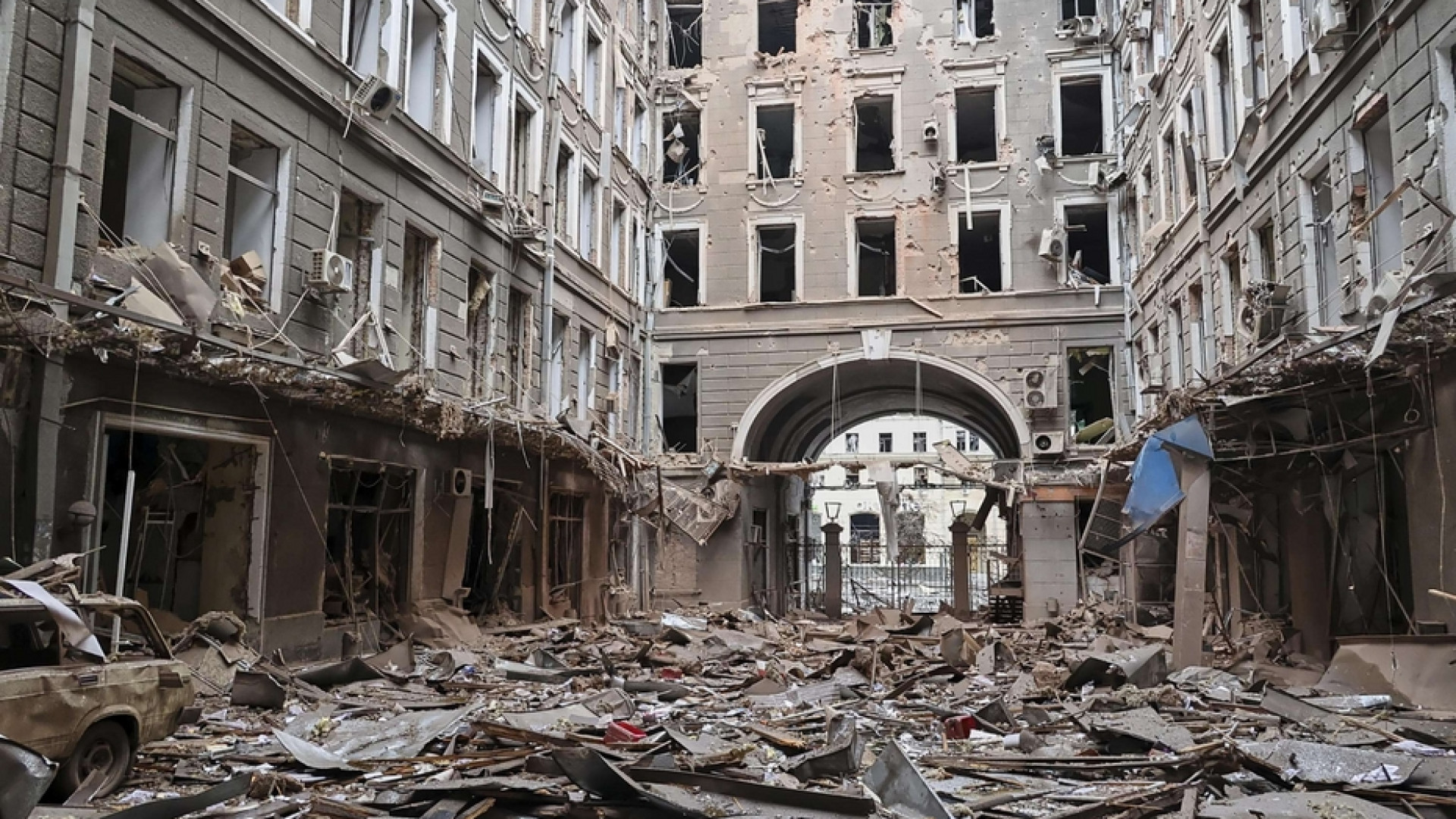 Immagine di Kharkiv, la nuova Sarajevo: «Pioggia di missili, viviamo nelle cantine»