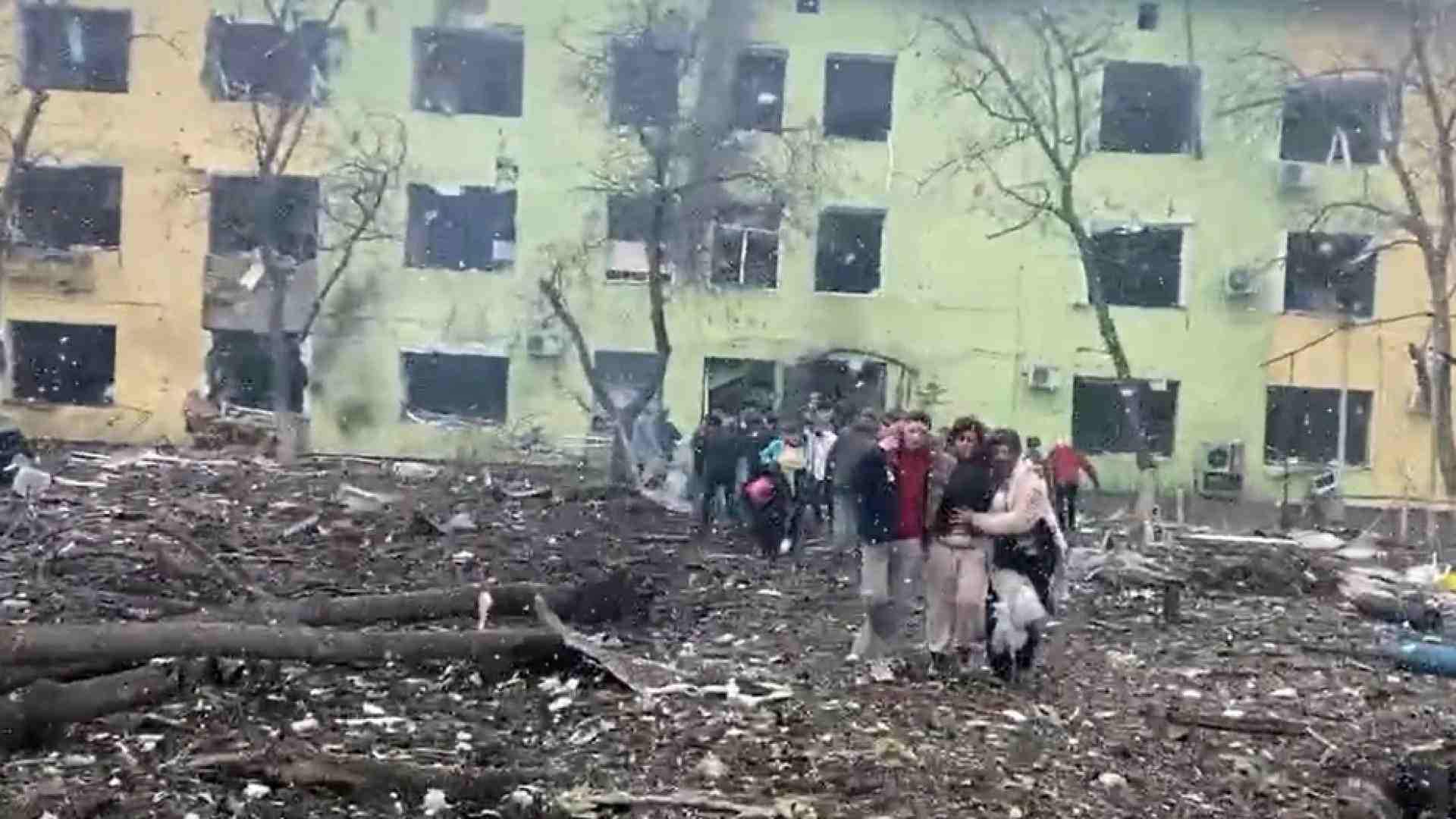 Immagine di A Mariupol bombe sull'ospedale. «Più di mille morti, è catastrofe umanitaria»