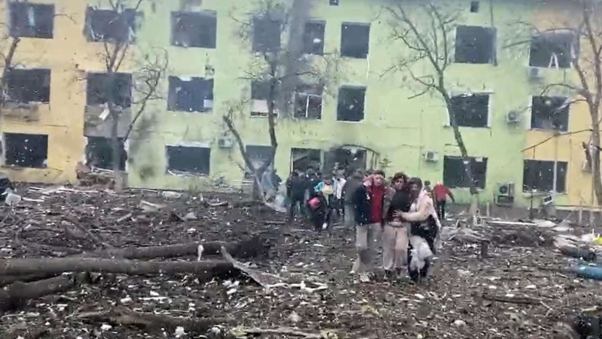 Immagine di A Mariupol bombe sull'ospedale. «Più di mille morti, è catastrofe umanitaria»