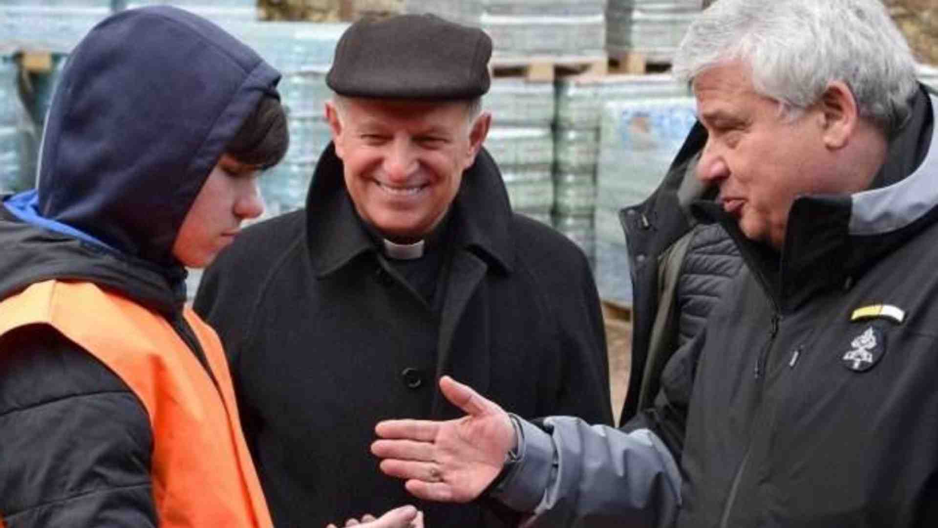 Immagine di L'elemosiniere del Papa in Ucraina, aiuti concreti a chi soffre