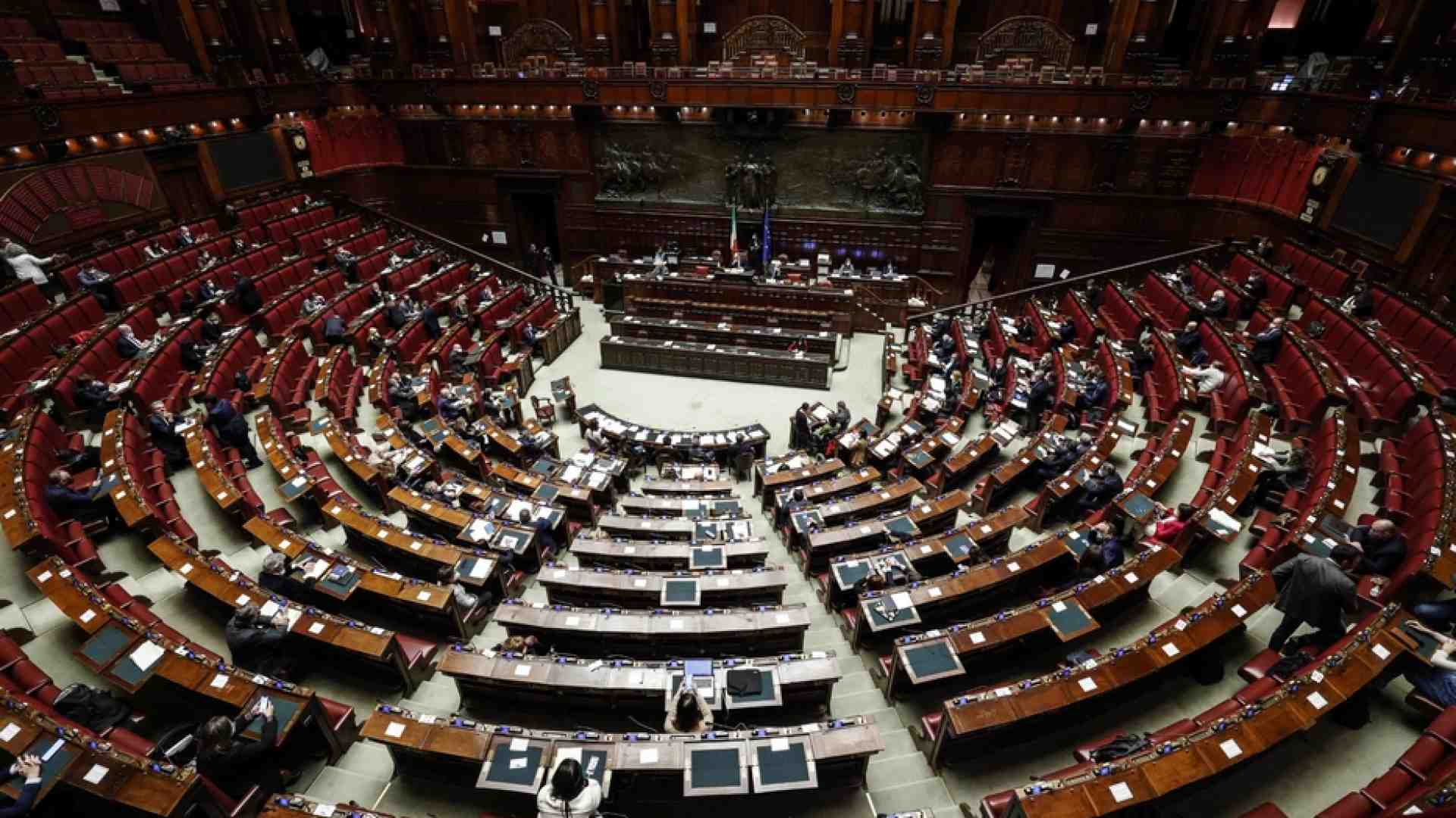 Immagine di «Morte medicalmente assistita», sì della Camera tra dubbi crescenti