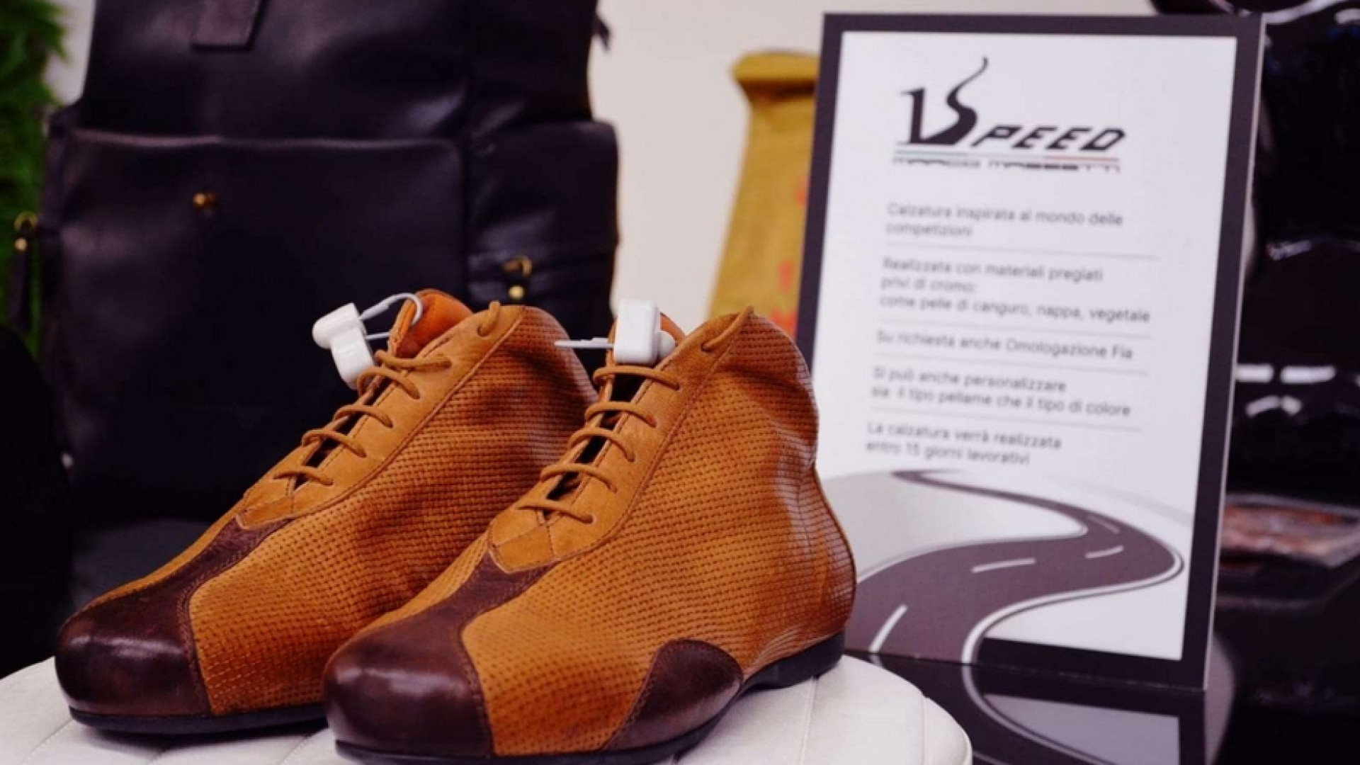 Immagine di Le scarpe gioiello che tornano in comunità