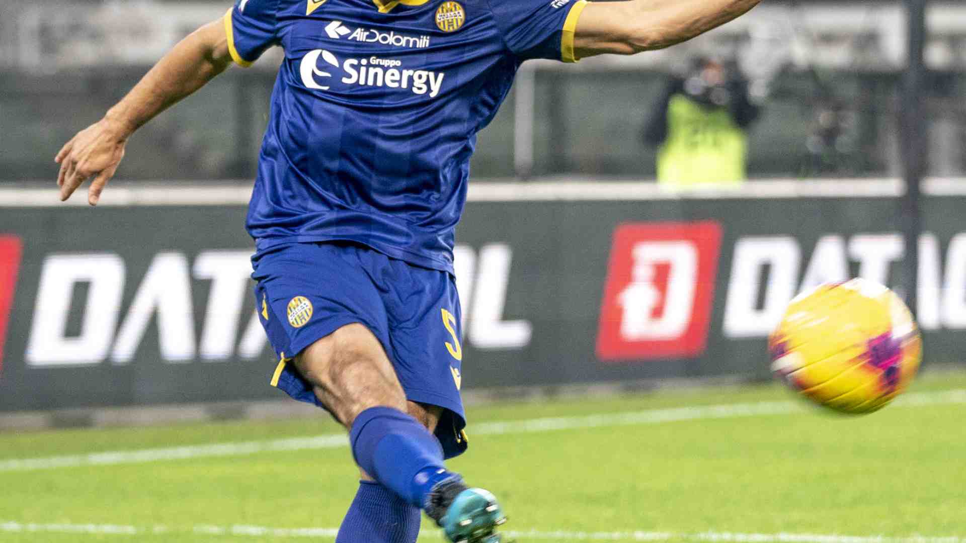 Immagine di Verona sconfitto in campo... e fuori