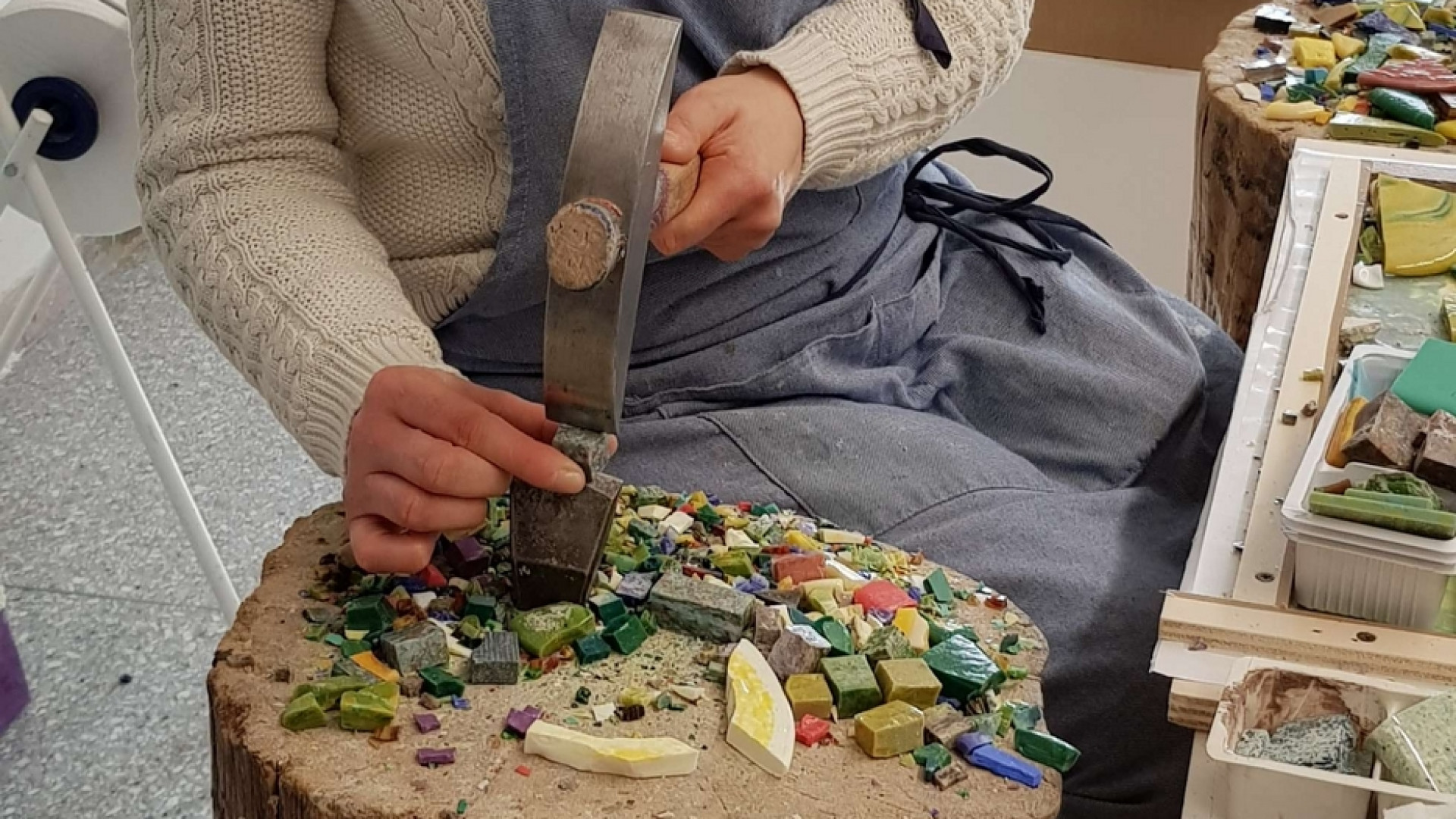 Immagine di In Friuli la scuola che da un secolo forma i migliori maestri mosaicisti
