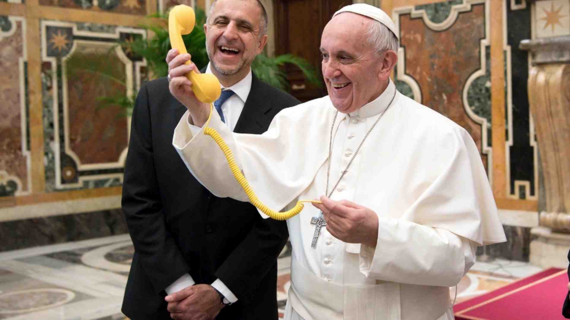 Immagine di "Sono il Papa, come sta Antonio?": Francesco telefona a uomo malato