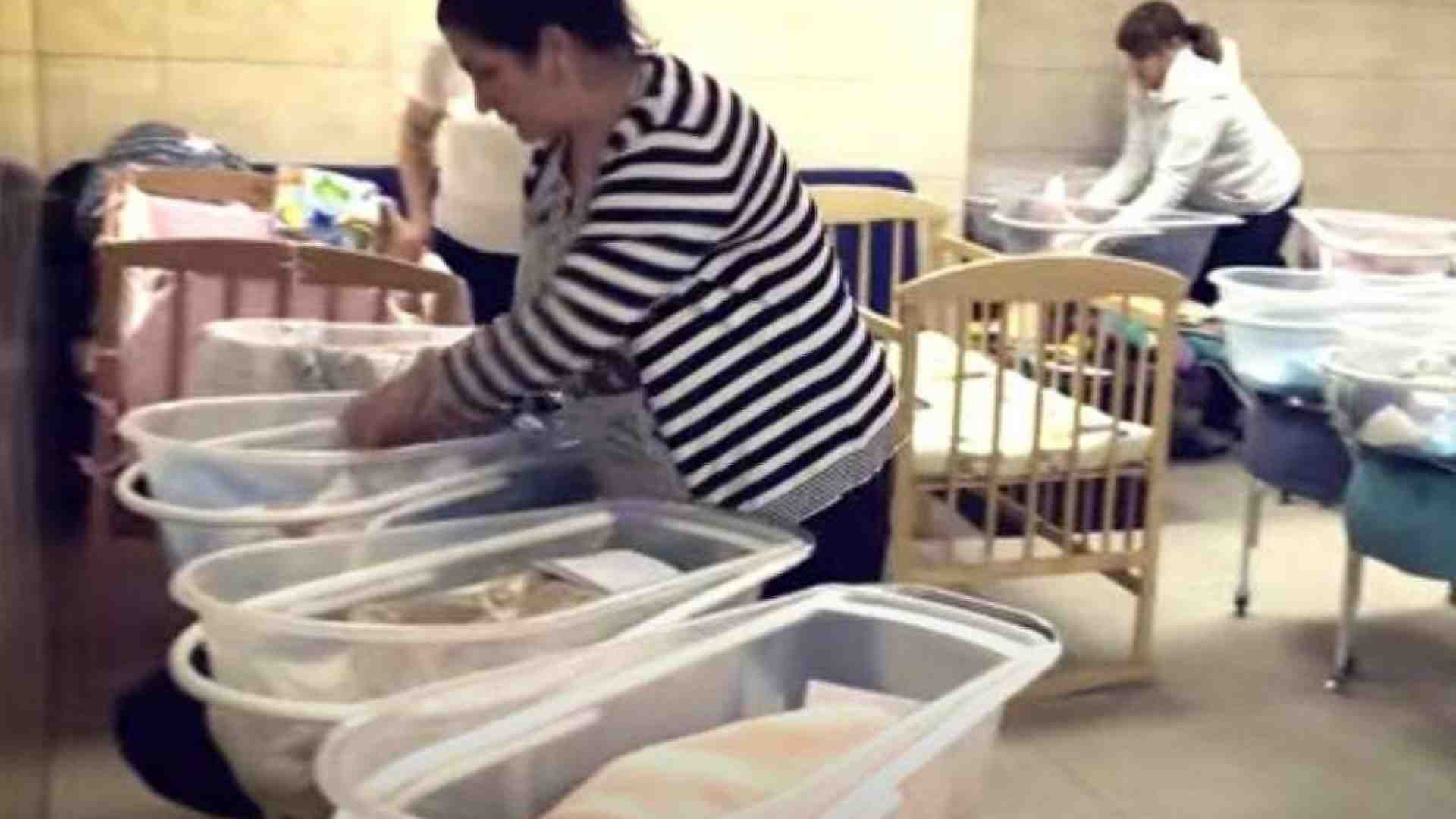 Immagine di Madri surrogate, mercato di guerra: ecco il video dei neonati nel bunker