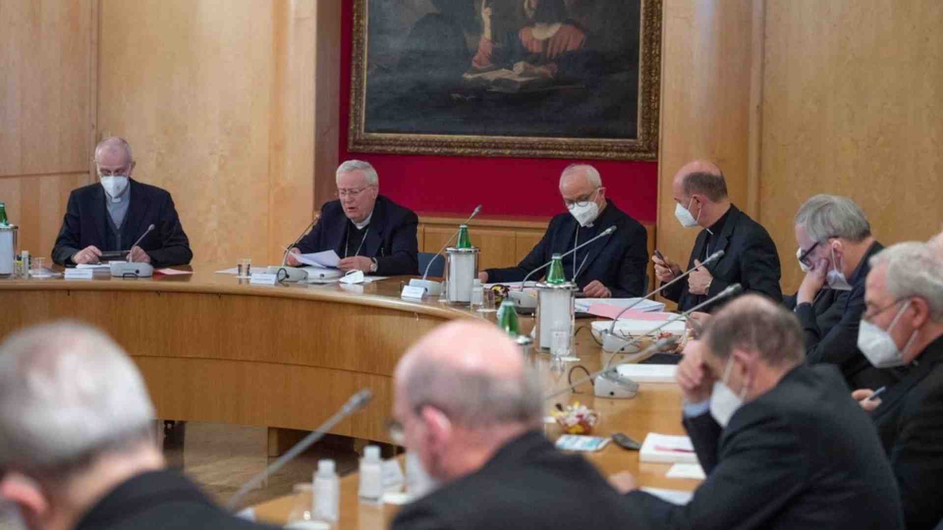 Immagine di Bassetti: «Fermare l'inutile strage del nostro tempo»