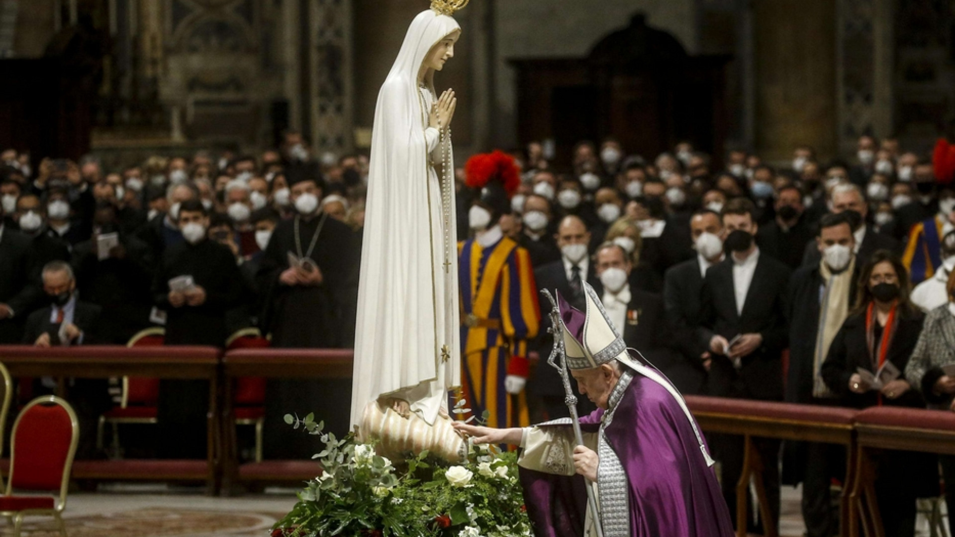 Immagine di Papa Francesco ha consacrato la Russia e l'Ucraina a Maria, regina della Pace