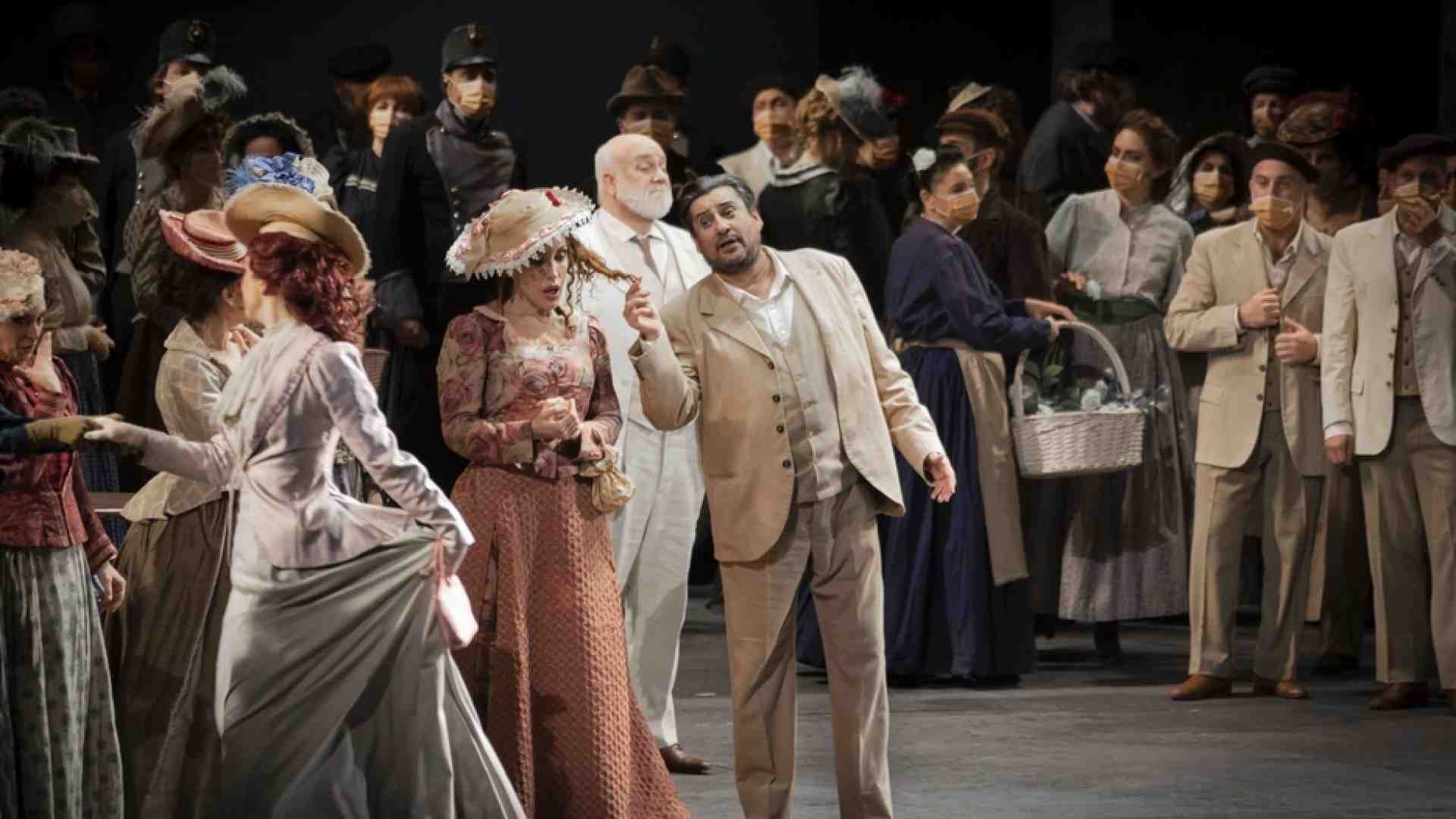 Immagine di Cacciato il tenore che ferma la prima di «Manon Lescaut» con la scusa del fumo