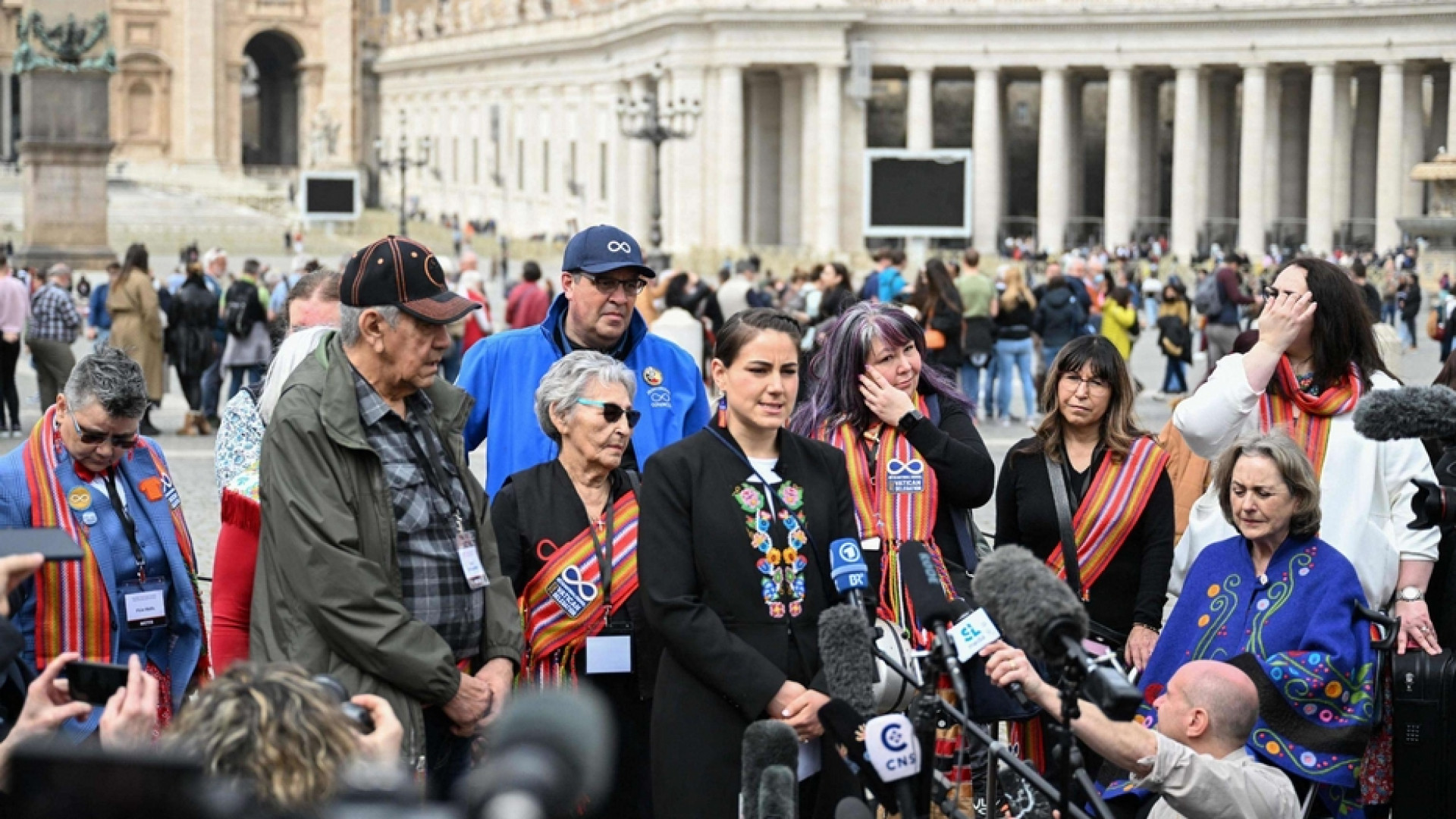 Immagine di Il Papa incontra gli indigeni del Canada: «Un percorso di verità e giustizia»