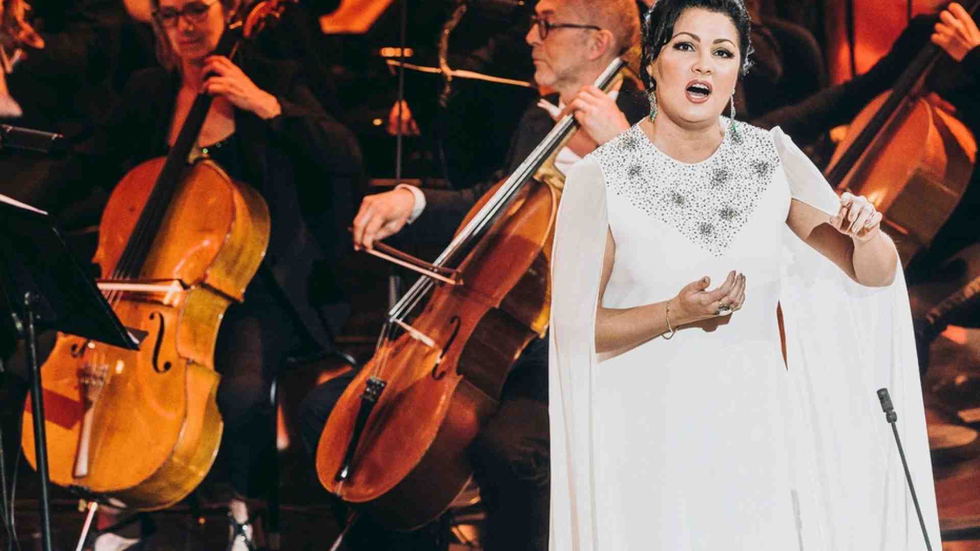 Immagine di Il soprano Netrebko: «Condanno la guerra in Ucraina». Teatro russo la cancella