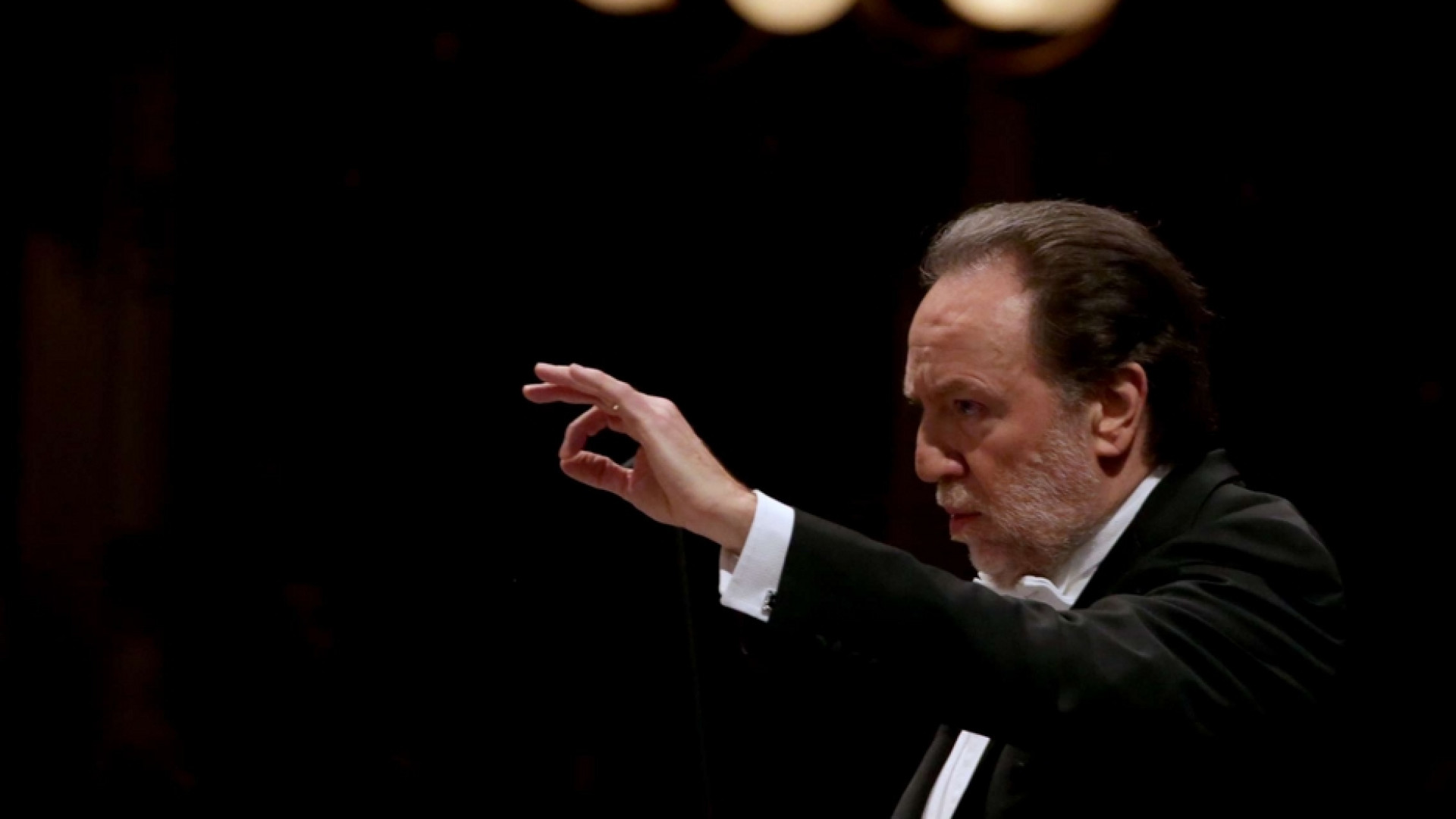 Immagine di Con lo “Stabat Mater” la speranza risuona alla Scala