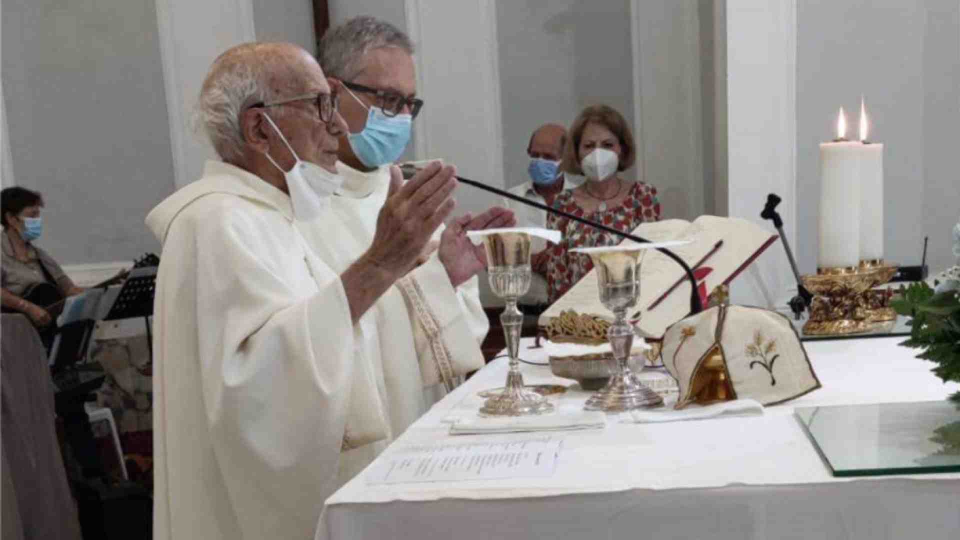 Immagine di Don Vincenzo Della Corte, prete centenario nel cuore di Napoli