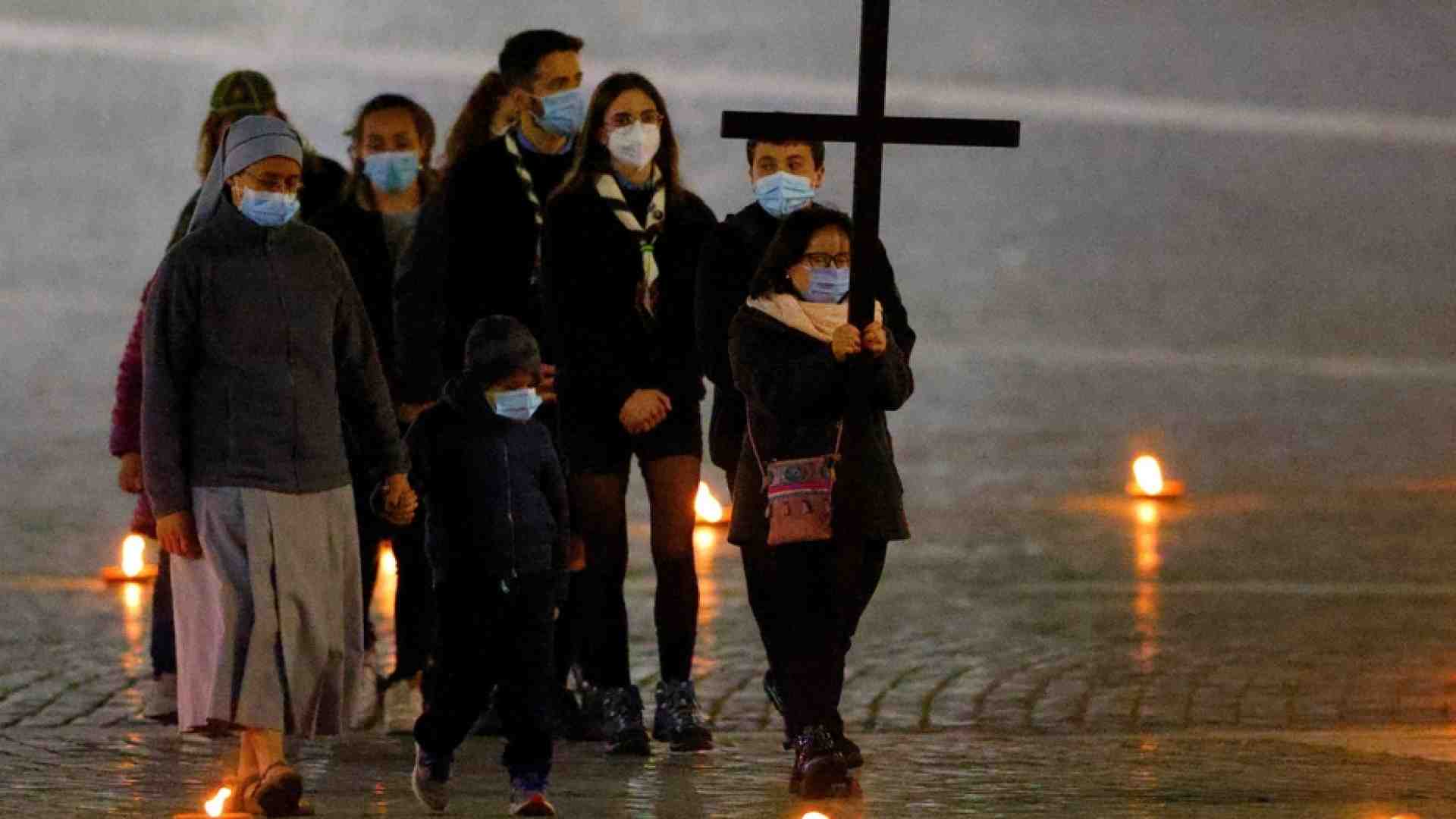 Immagine di Il Papa affida le meditazioni della Via Crucis alle famiglie