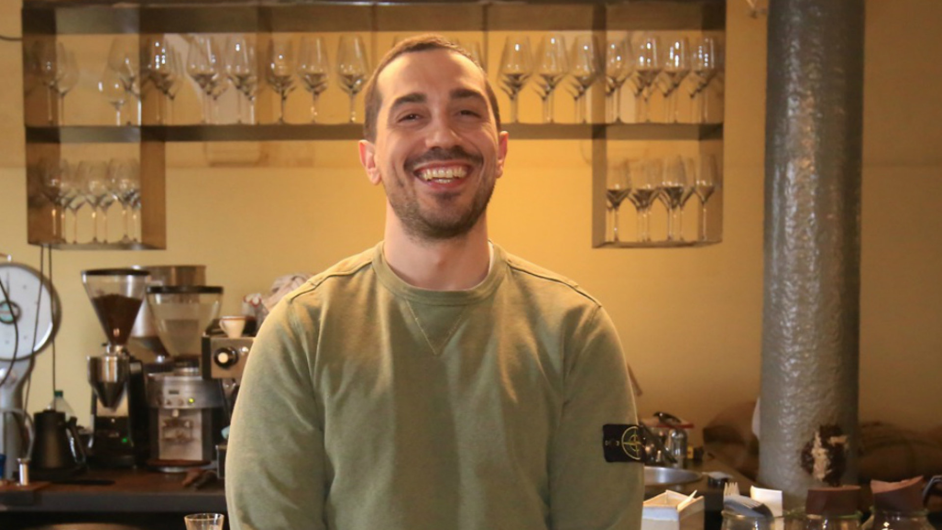 Immagine di Scatti in esposizione mentre si gusta un caffé