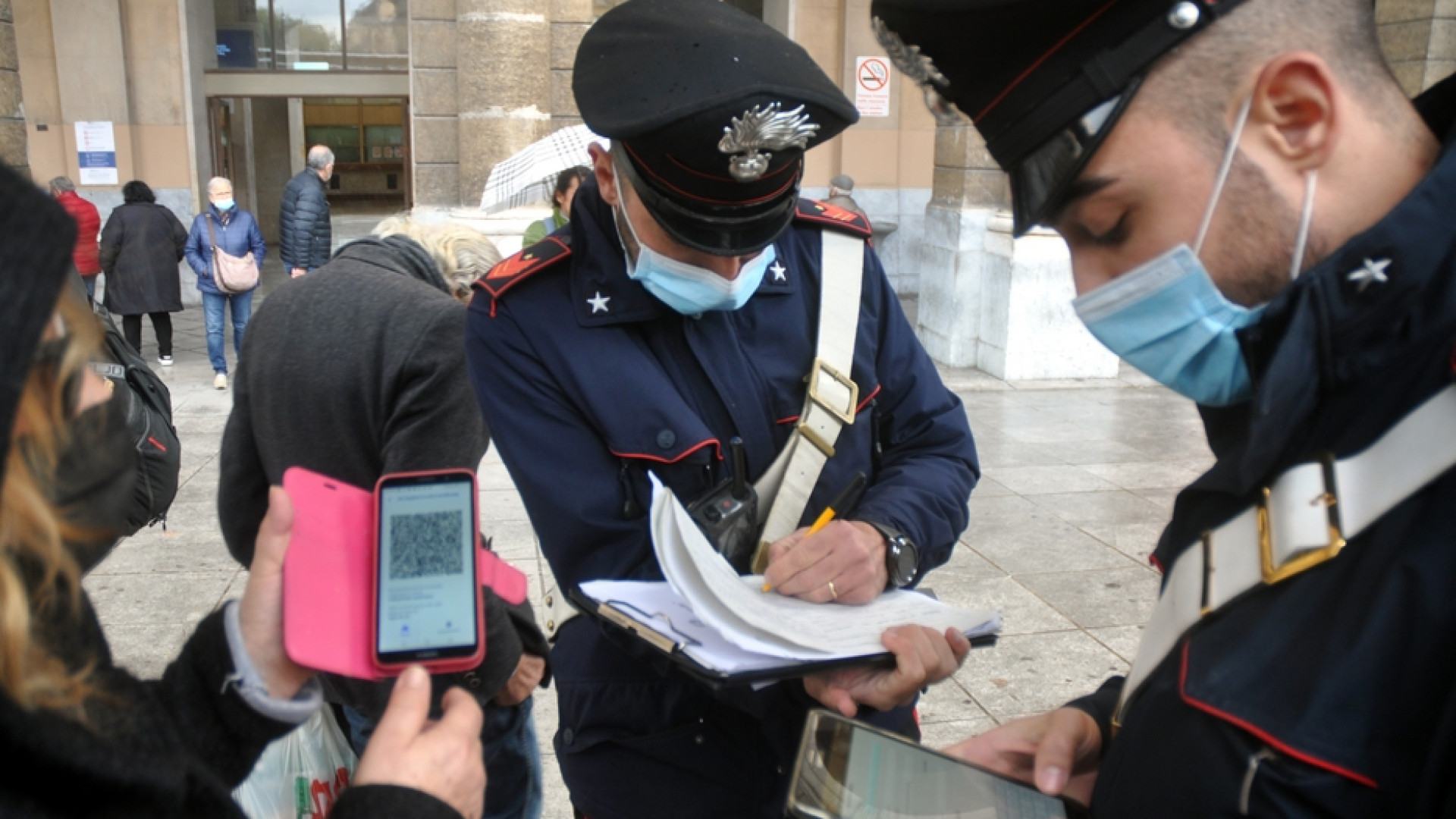 Immagine di No-vax, ora arrivano le multe Le regole e il nodo dei ricorsi