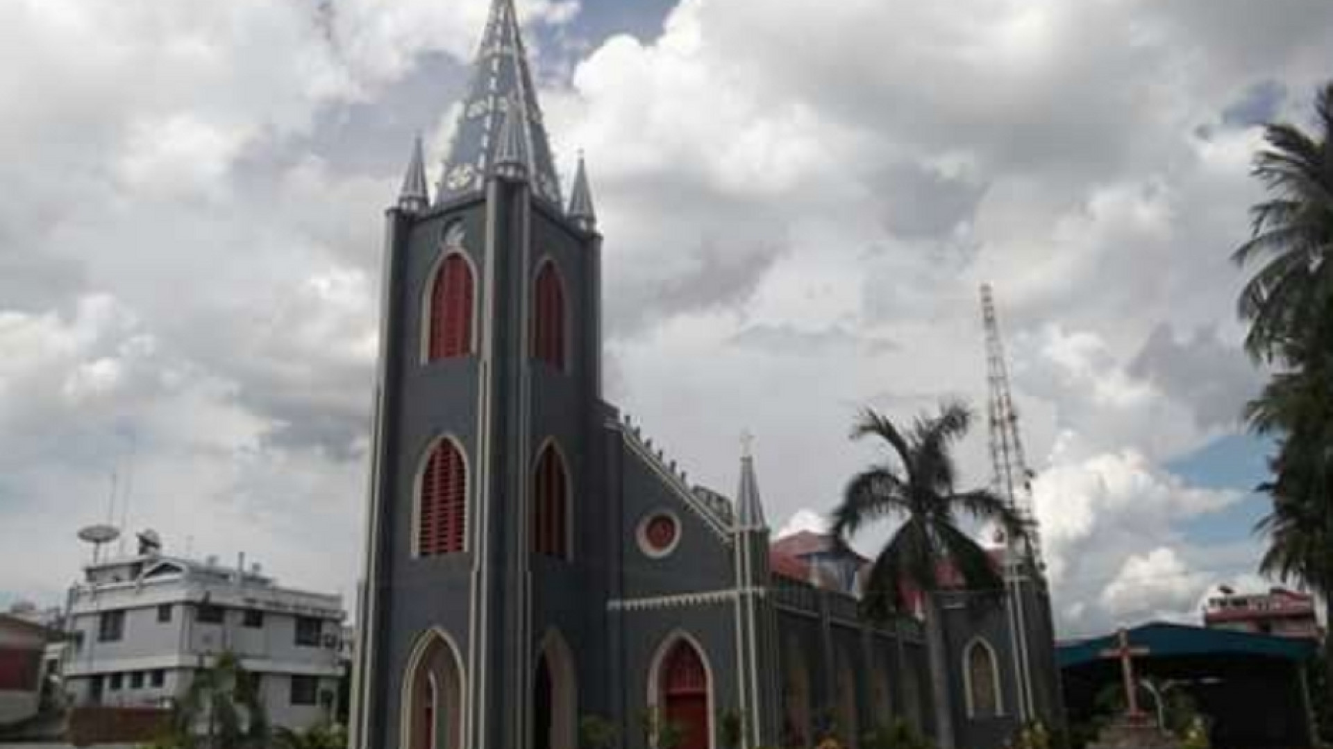 Immagine di Myanmar, vescovo ostaggio dei militari nella cattedrale di Mandalay