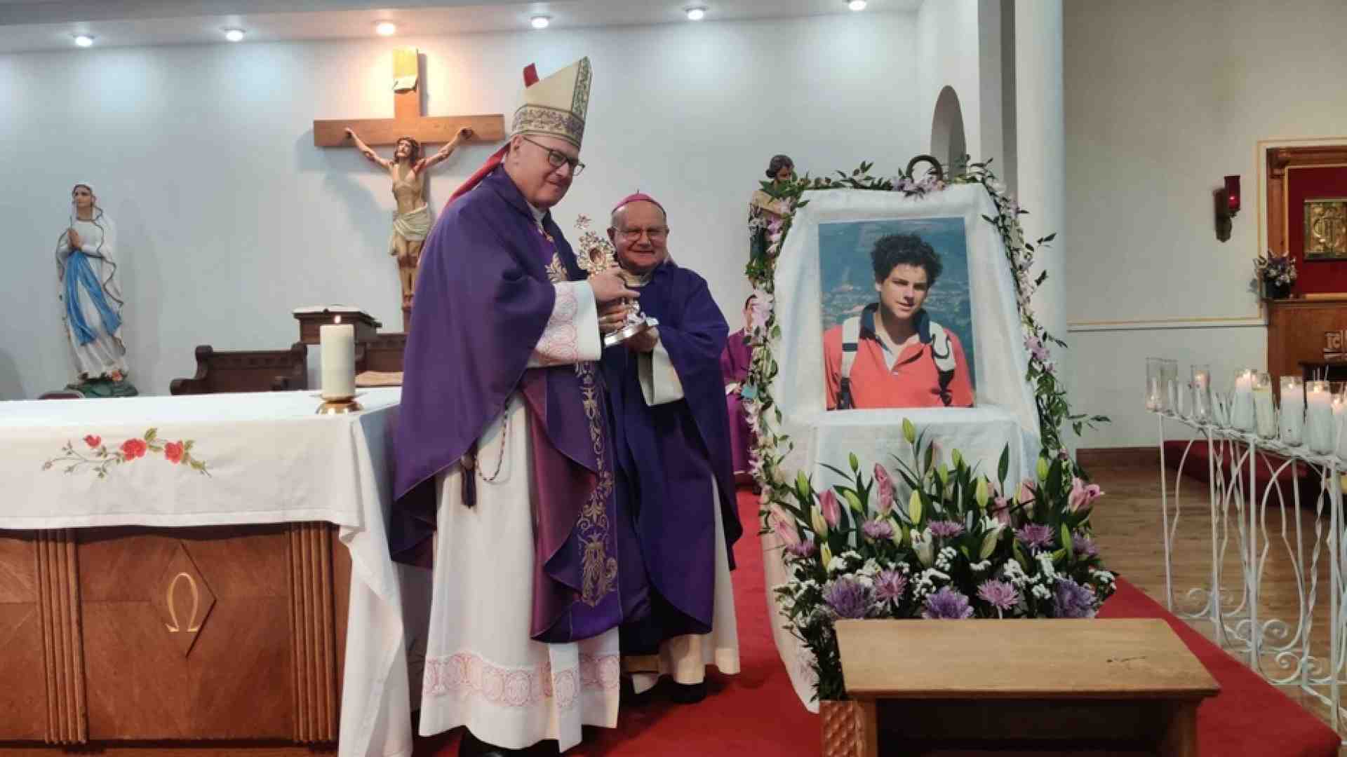 Immagine di Reliquia del beato Acutis a Brooklyn pochi giorni prima della fallita strage
