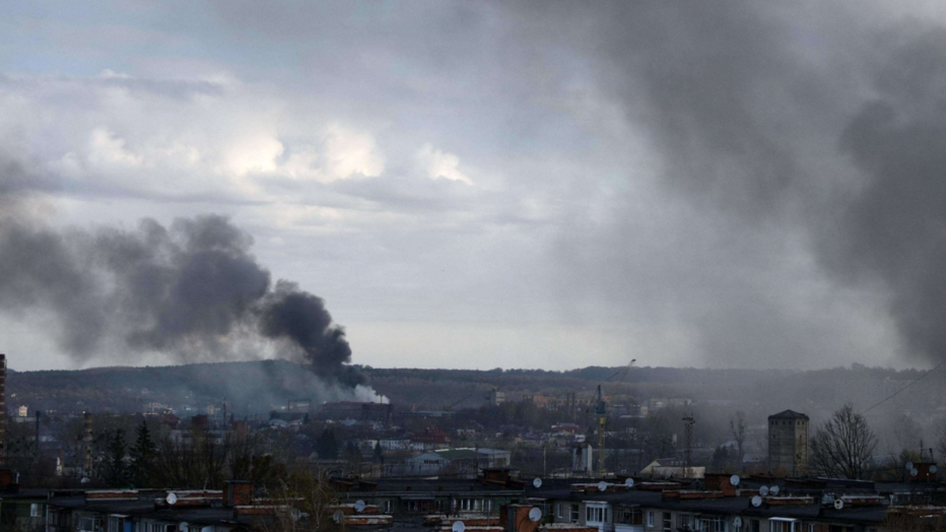 Immagine di Missili su Leopoli, 7 morti. «Partita l'offensiva russa in Donbass»