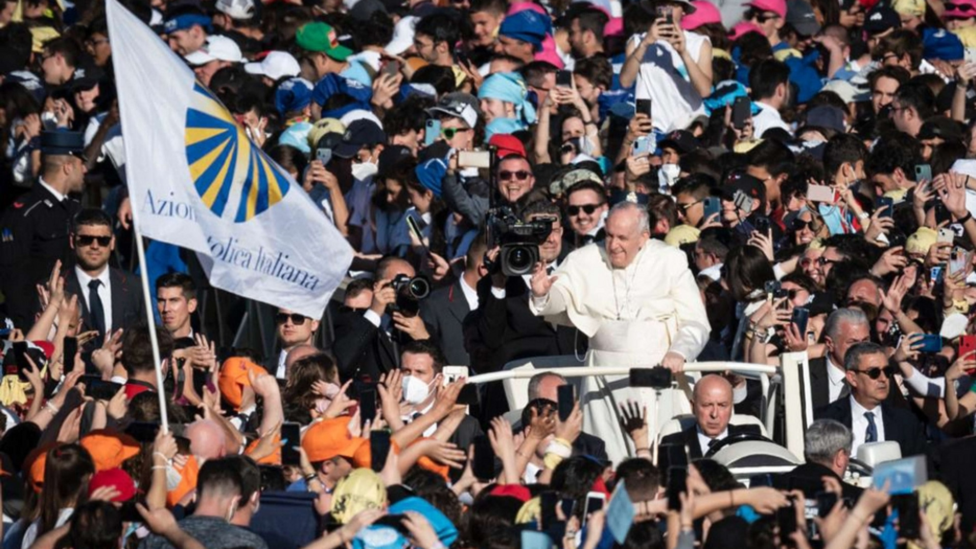 Immagine di Il Papa agli adolescenti: «Voi avete il fiuto della verità, non perdetelo»