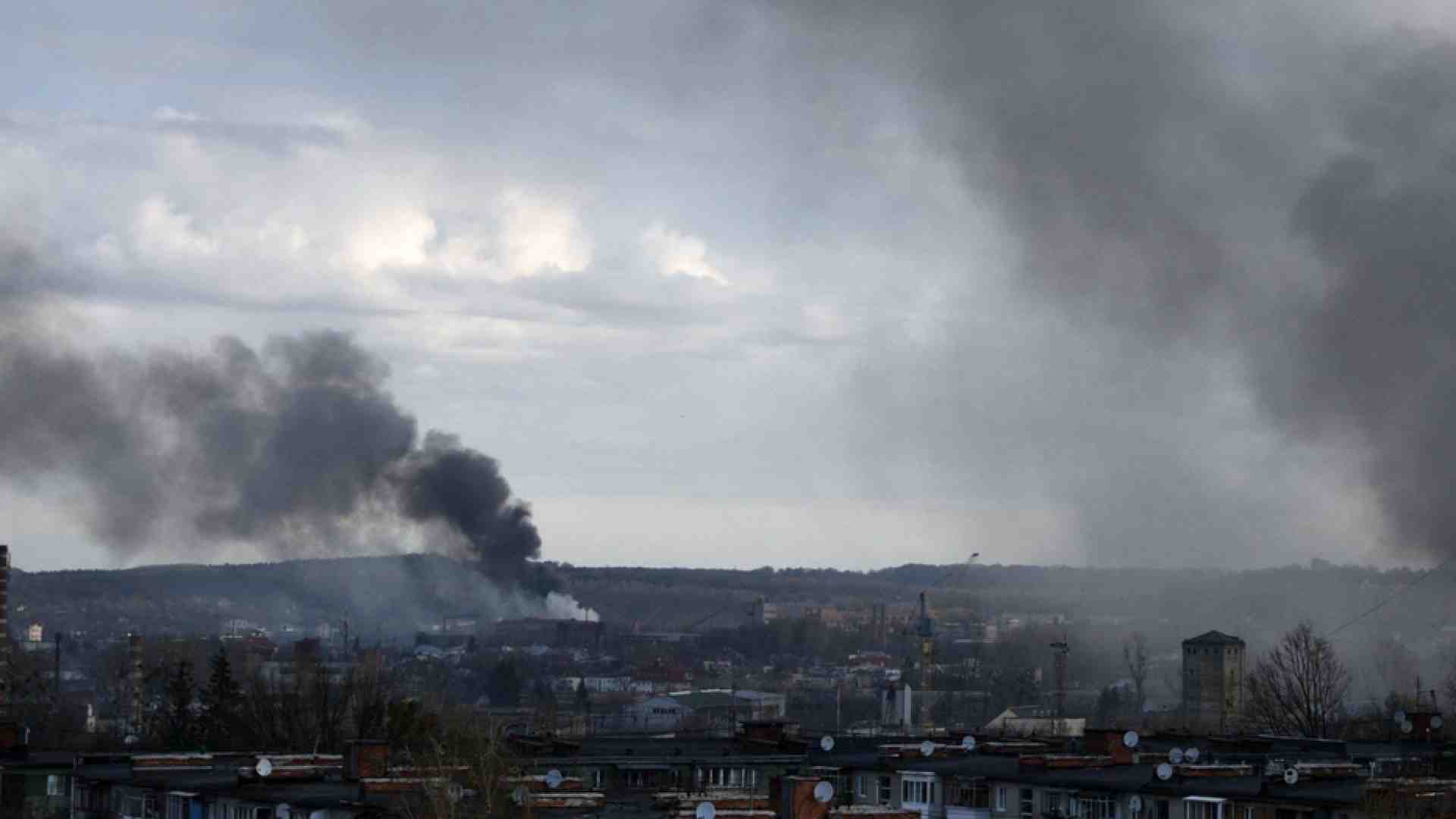 Immagine di Missili su Leopoli, 7 morti. «Partita l'offensiva russa in Donbass»