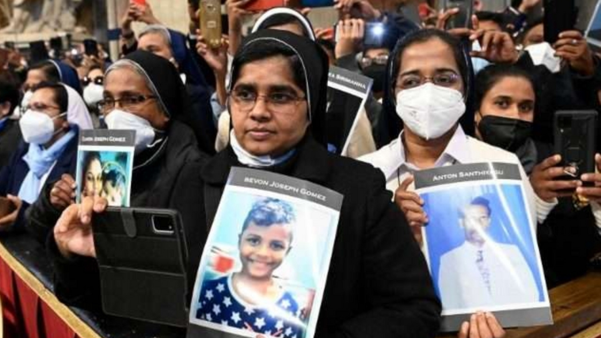 Immagine di Papa Francesco: attentati di Pasqua in Sri Lanka, chiarire le responsabilità