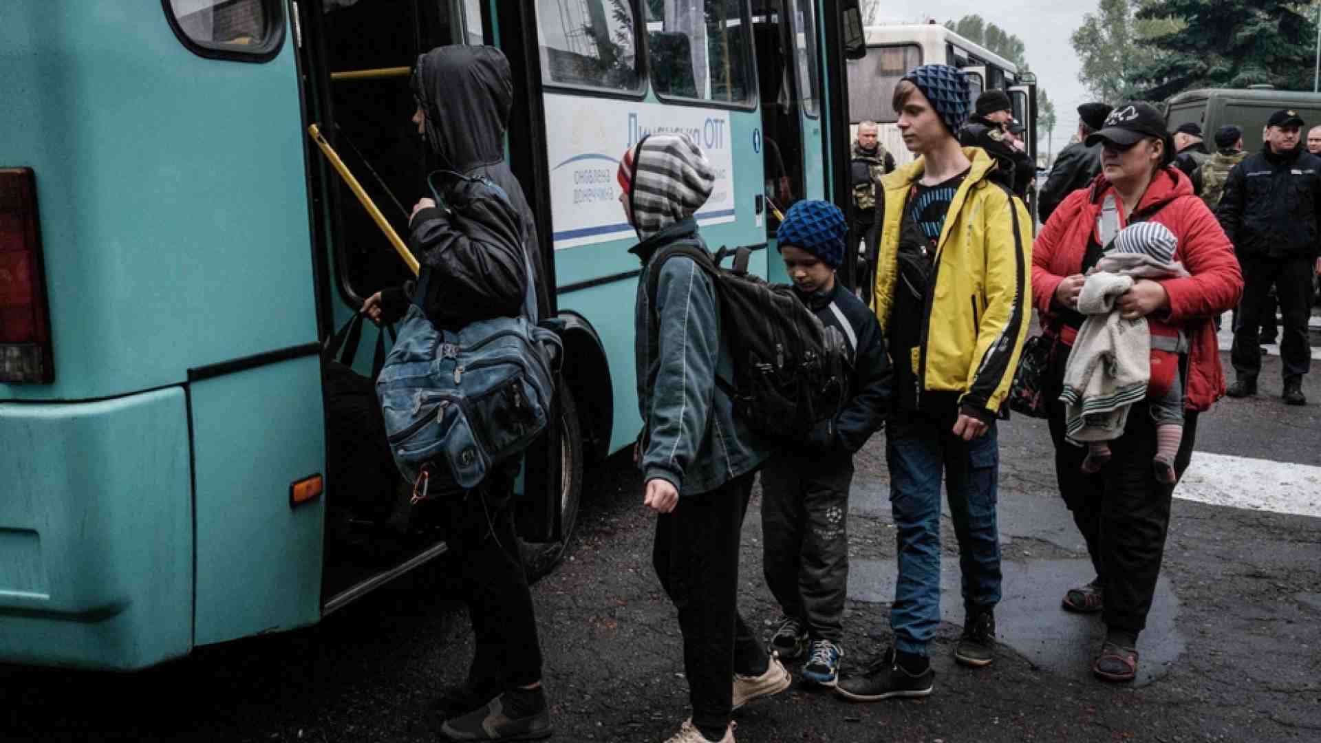 Immagine di I 106 minori soli accolti in un paese. «È un piccolo ospedale da campo»