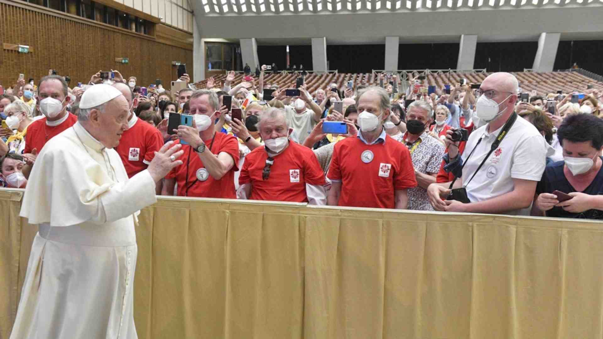 Immagine di Papa Francesco: in Ucraina vediamo gli effetti devastanti della guerra